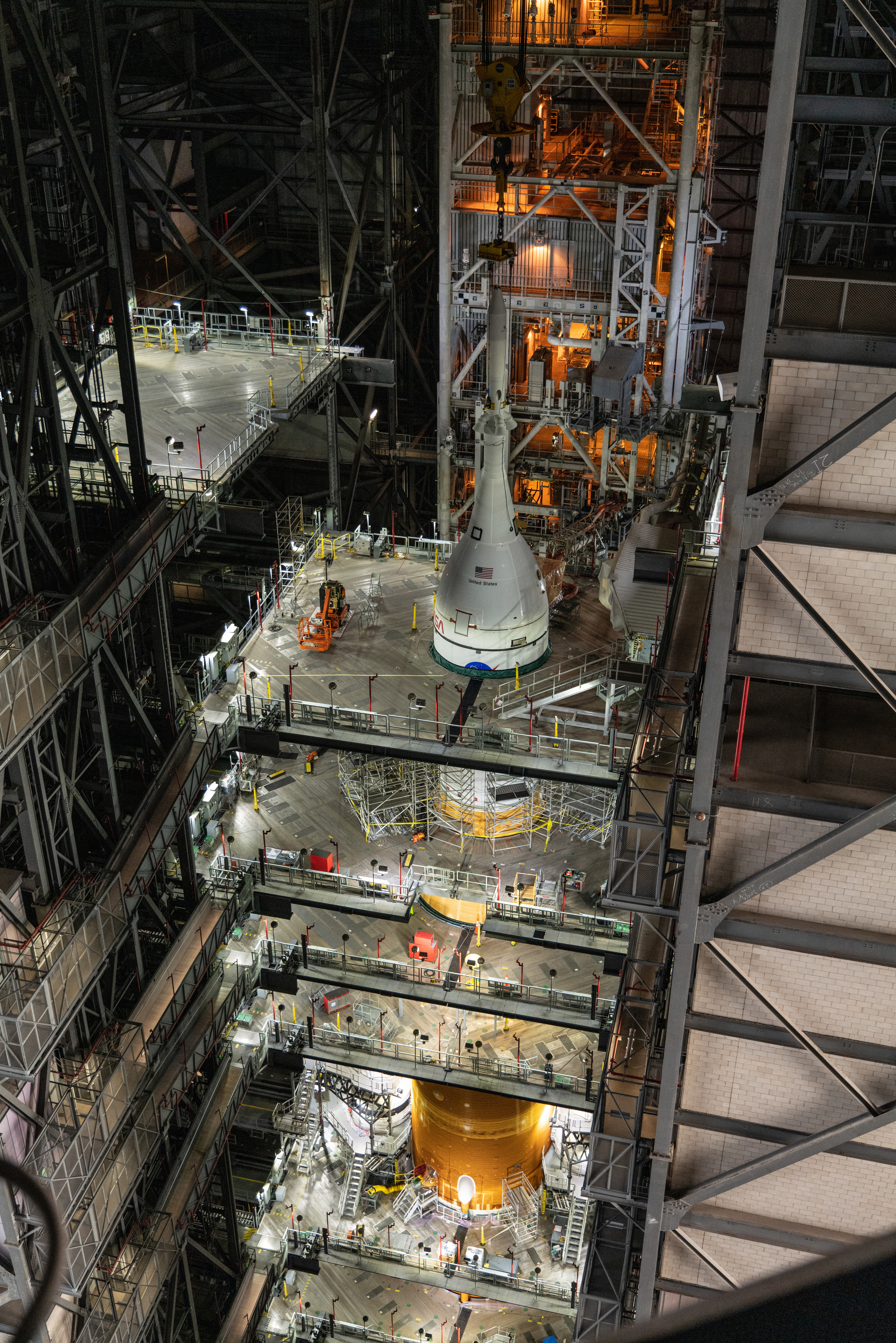 Artemis I Orion / SLS stack complete