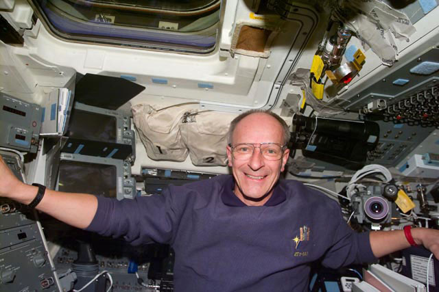 MS Nicollier on flight deck