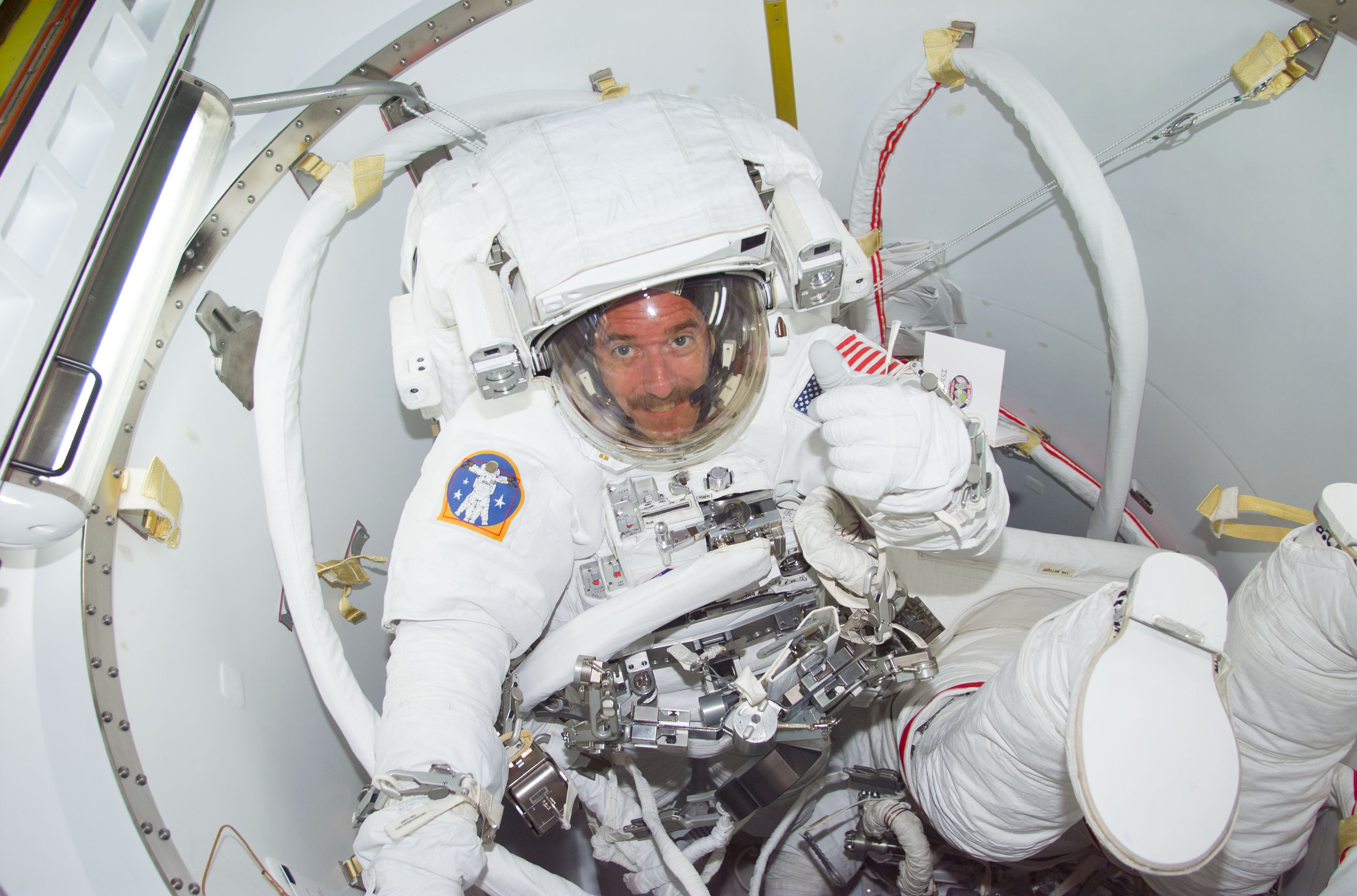 MS Reilly and Gernhardt preparing for third EVA