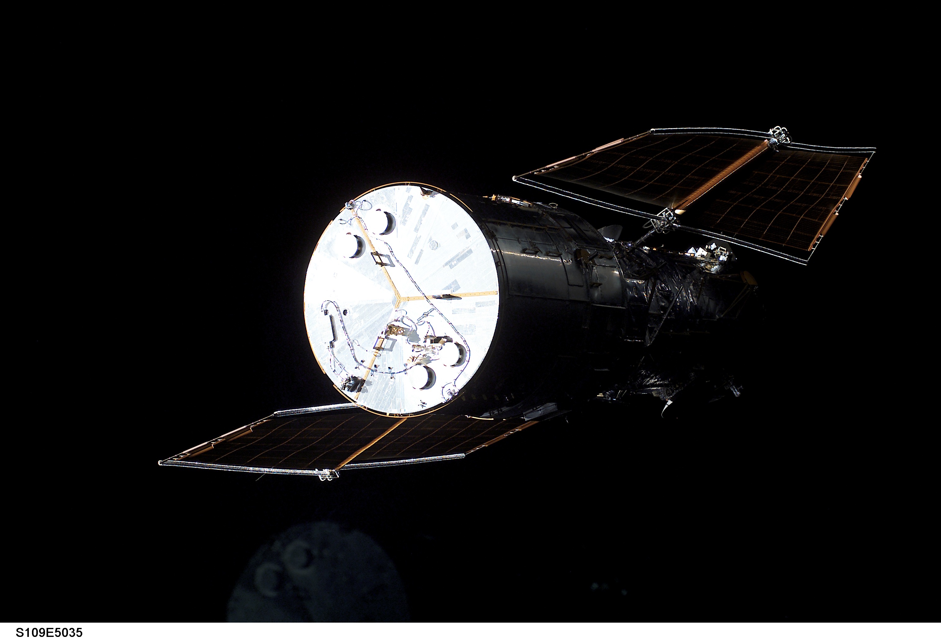 Aft end Hubble Space Telescope prior to grapple by STS-109 orbiter Columbia