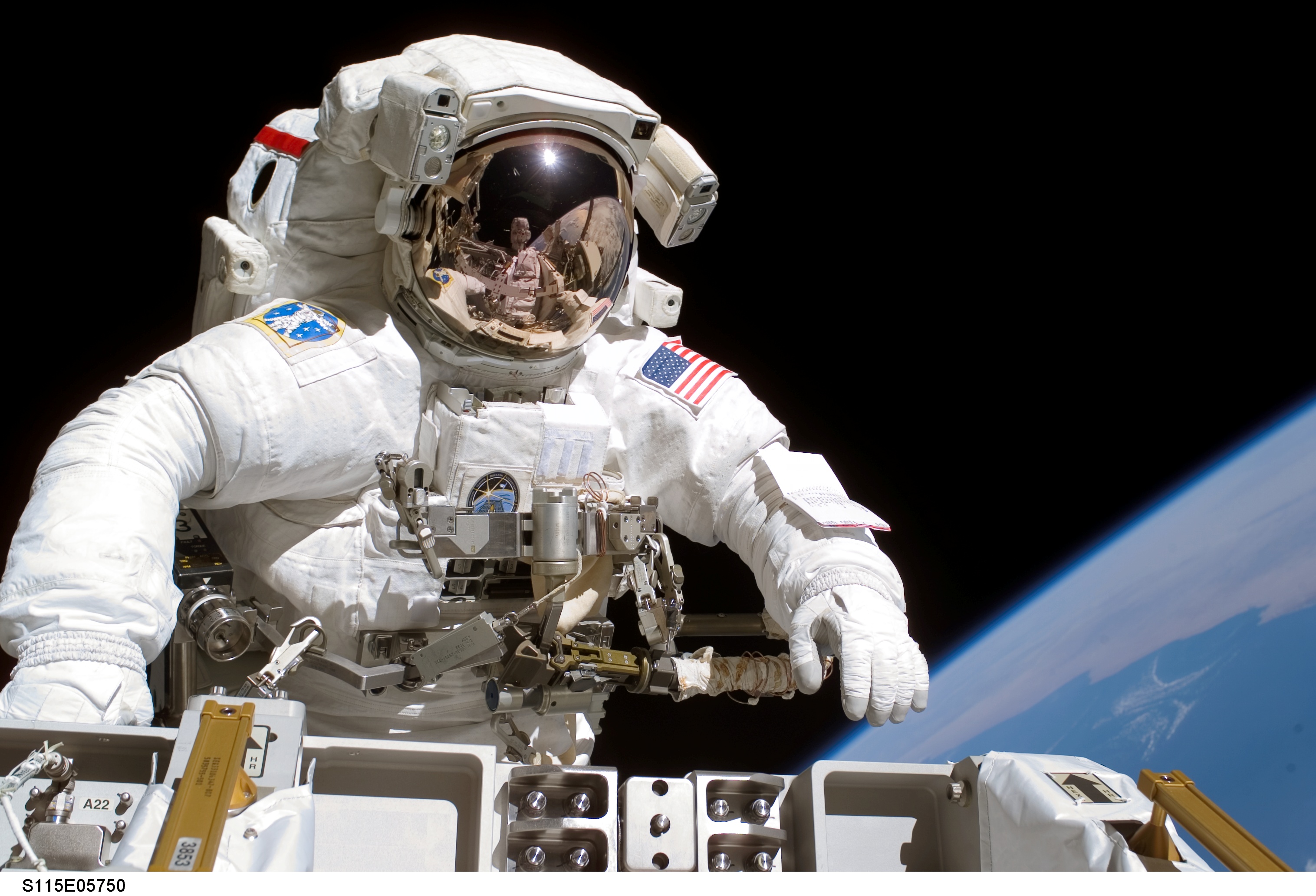 Tanner performs first EVA during STS-115 / Expedition 13 joint operations