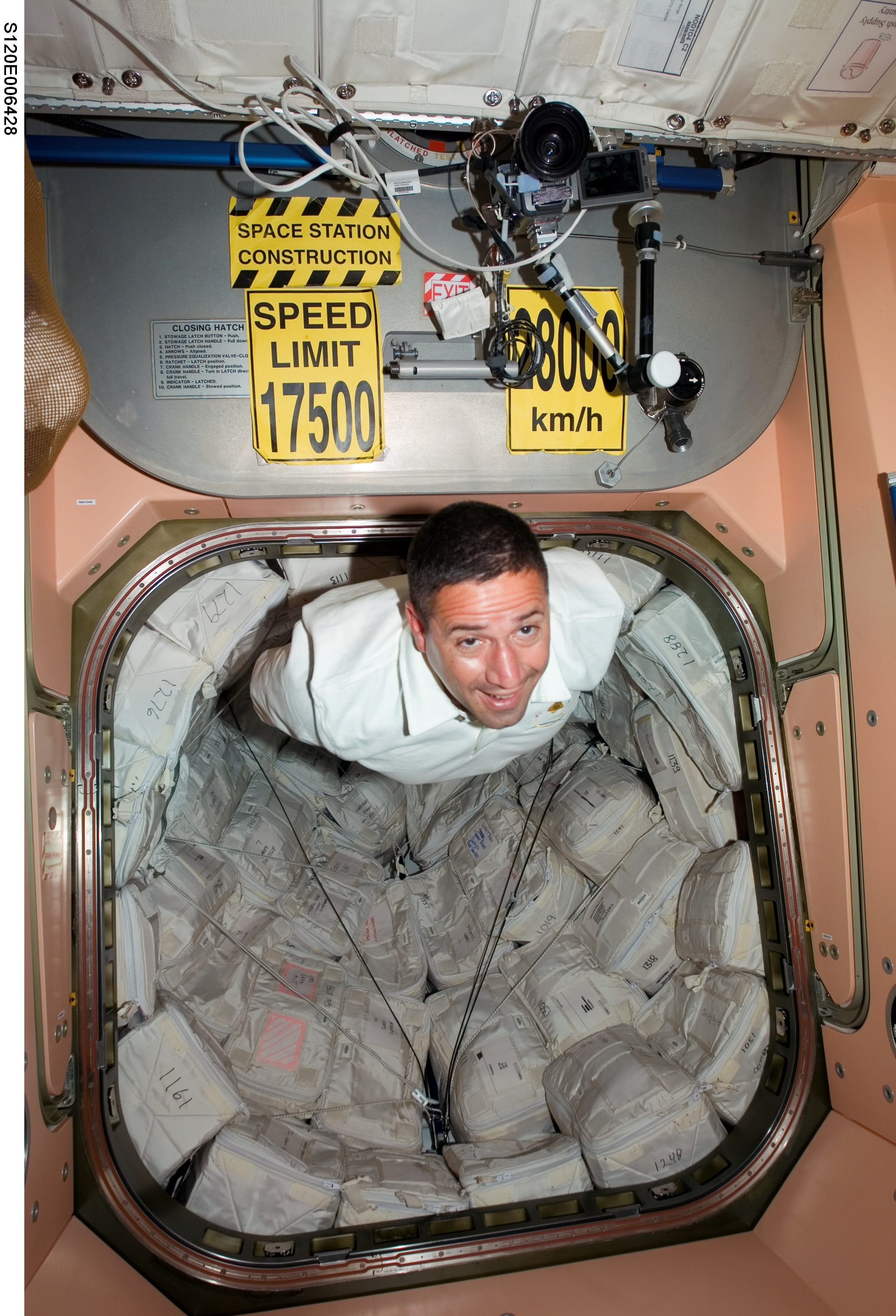 Zamka floats into Node 1 / Unity module