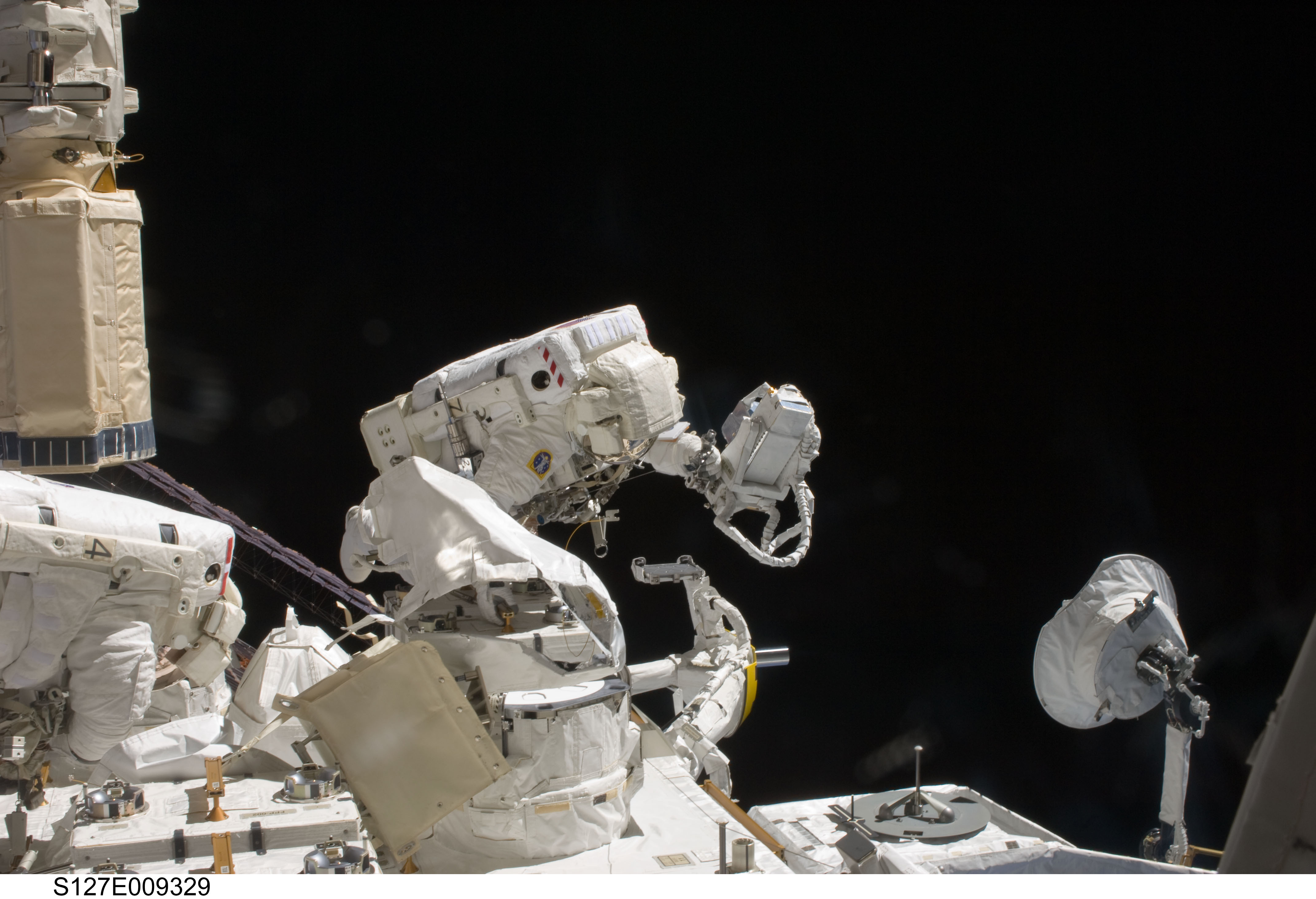 Cassidy and Marshburn during EVA-5