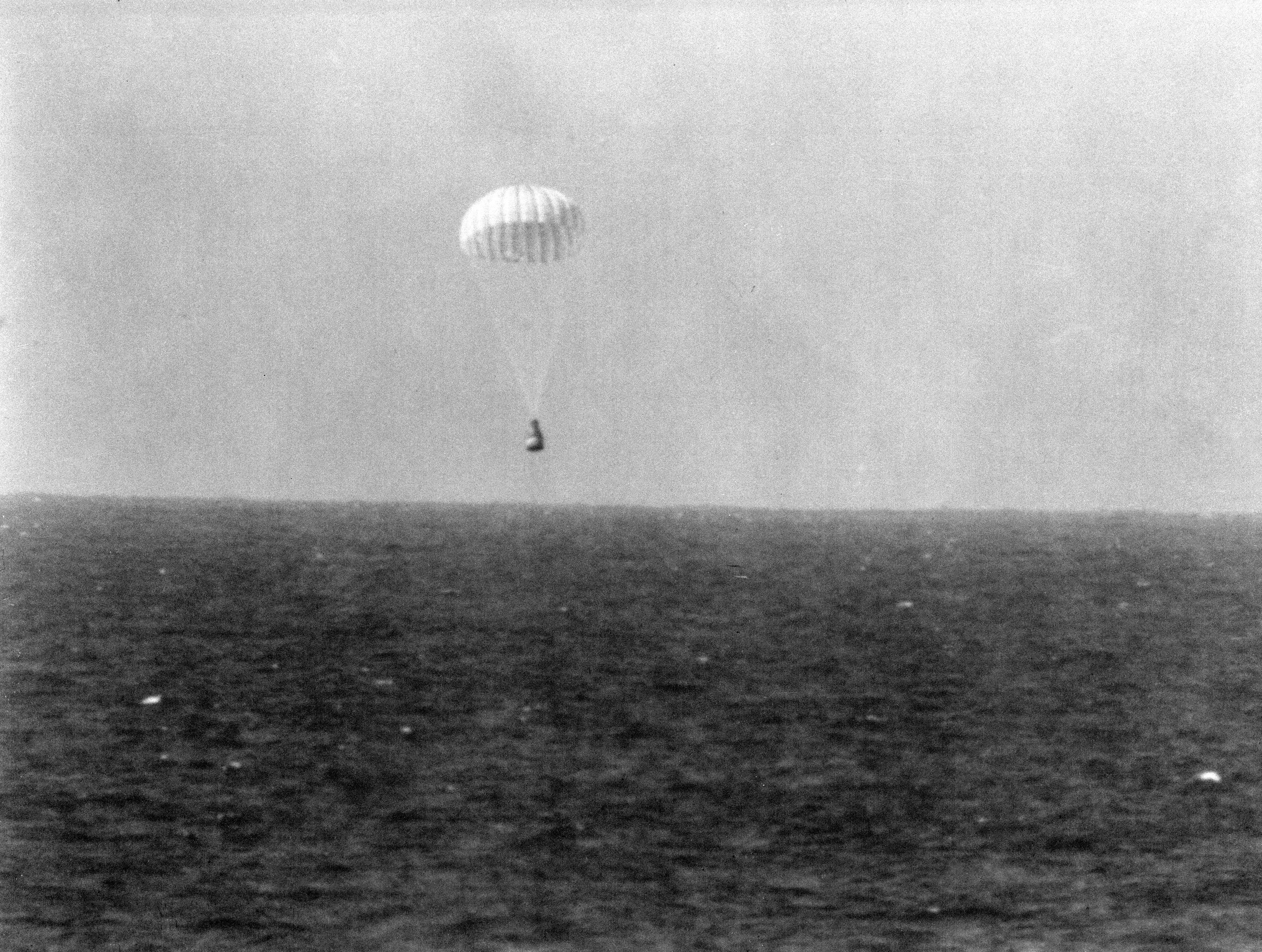 ASTRONAUT SCHIRRA, WALTER M., JR. - MERCURY-ATLAS (MA)-8 RECOVERY - "SIGMA 7" - PRE-SPLASHDOWN