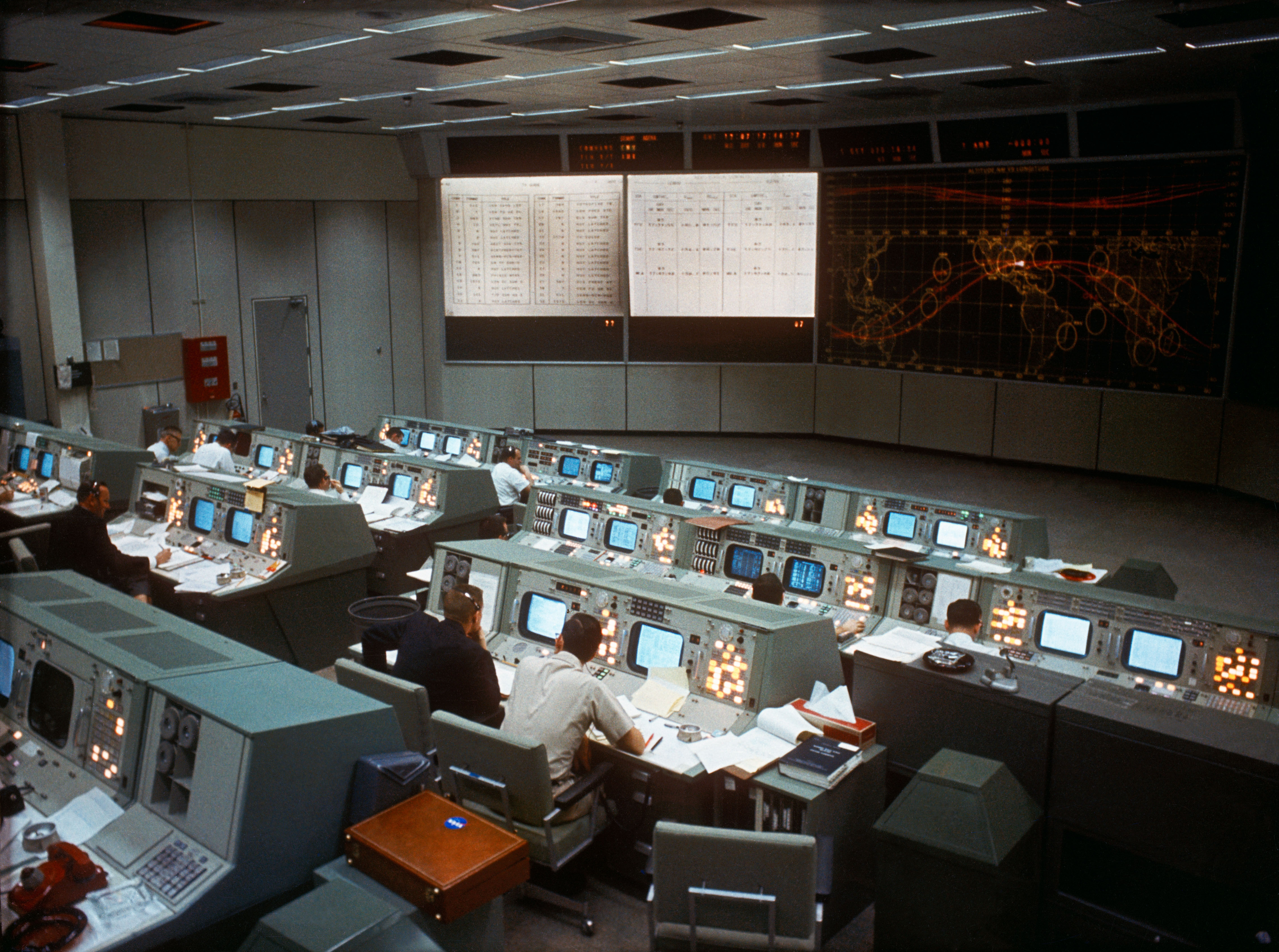 GEMINI-7 - MISSION OPERATIONS CONTROL ROOM (MOCR) - MISSION CONTROL CENTER (MCC) ACTIVITY - MSC