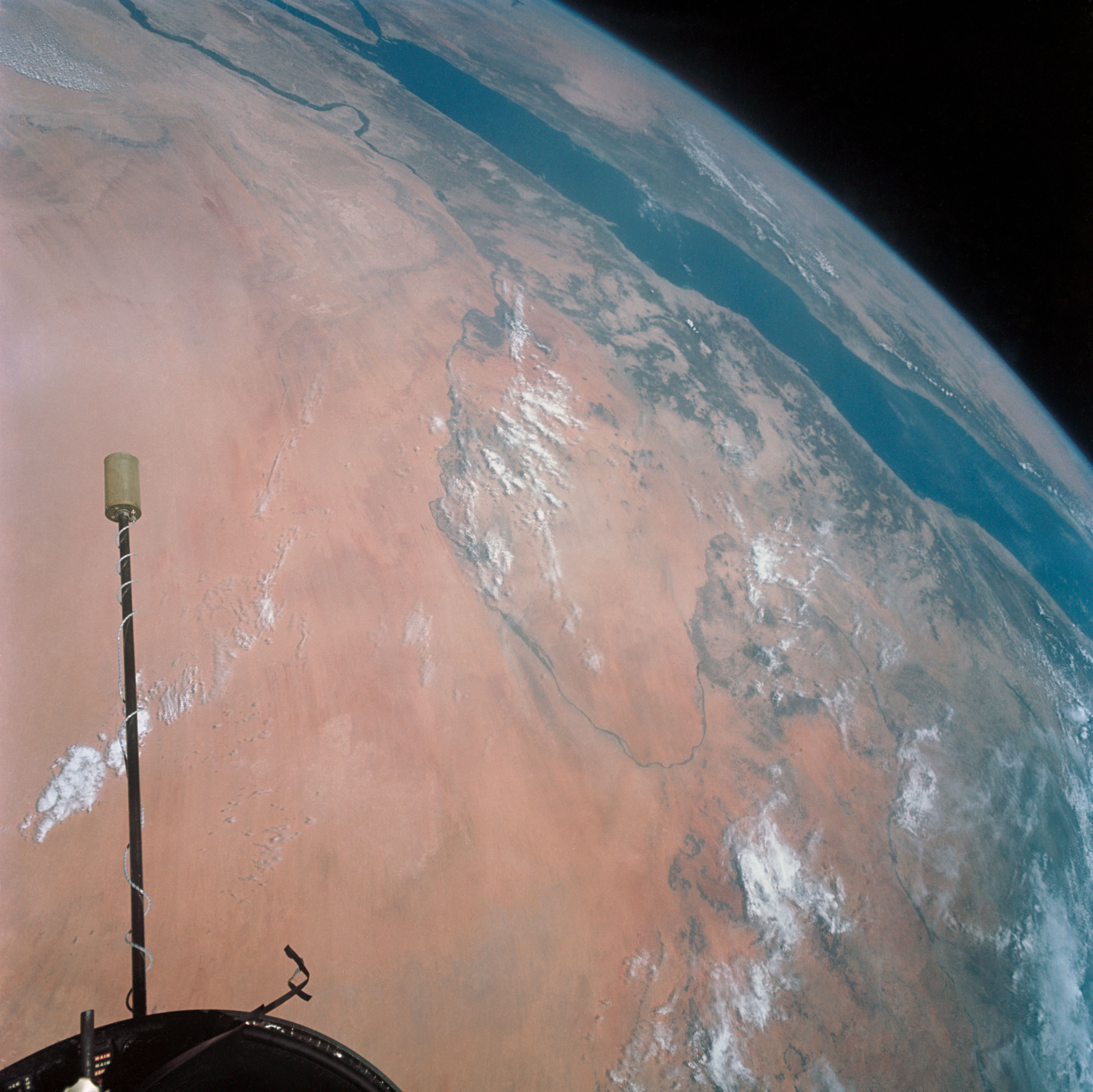 GEMINI-TITAN (GT)-11 - HIGH APOGEE - EARTH SKY