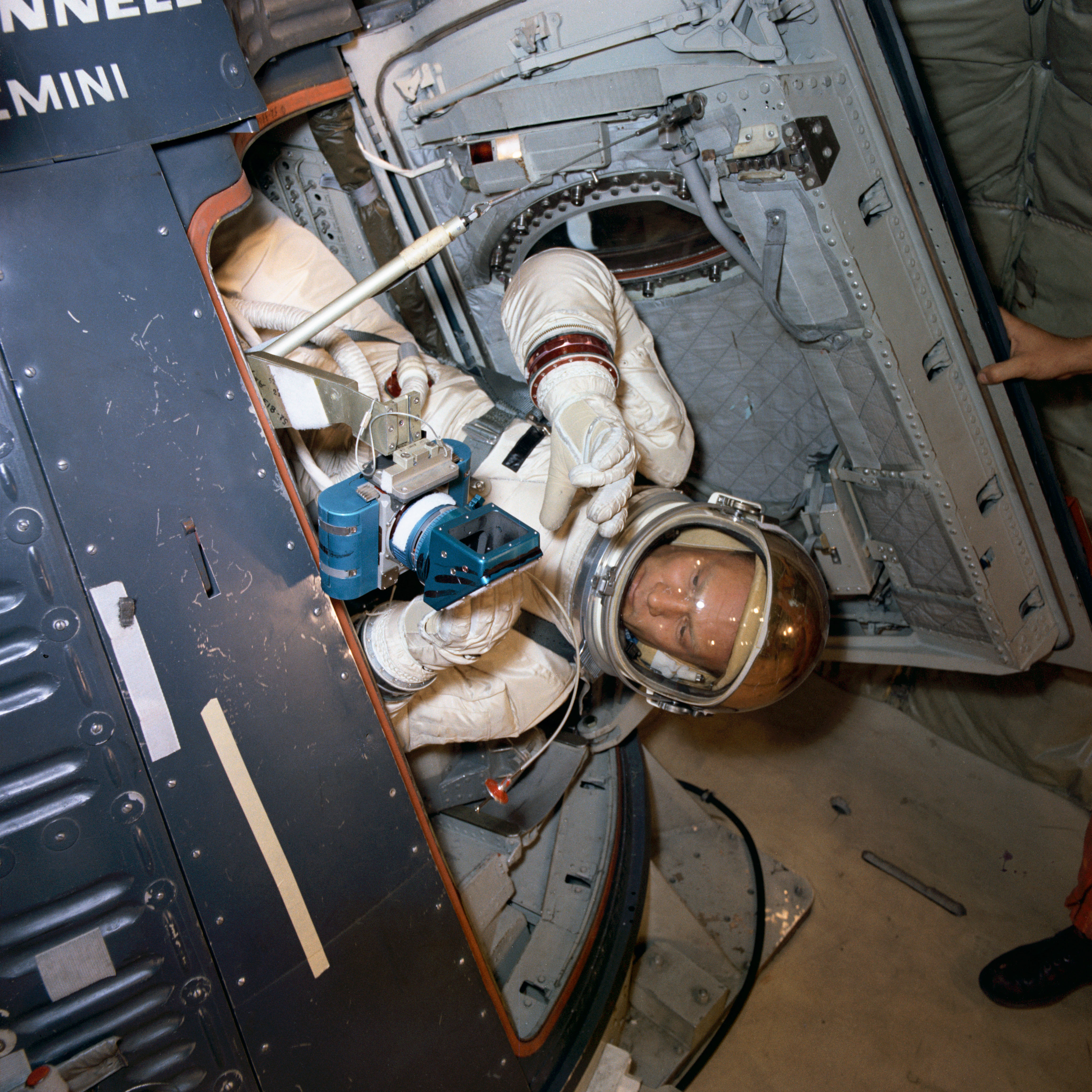 GEMINI-TITAN (GT)-12 (WEIGHTLESSNESS) - ASTRONAUT EDWIN E. ALDRIN, JR. - TRAINING - PATRICK AFB (PAFB), FL