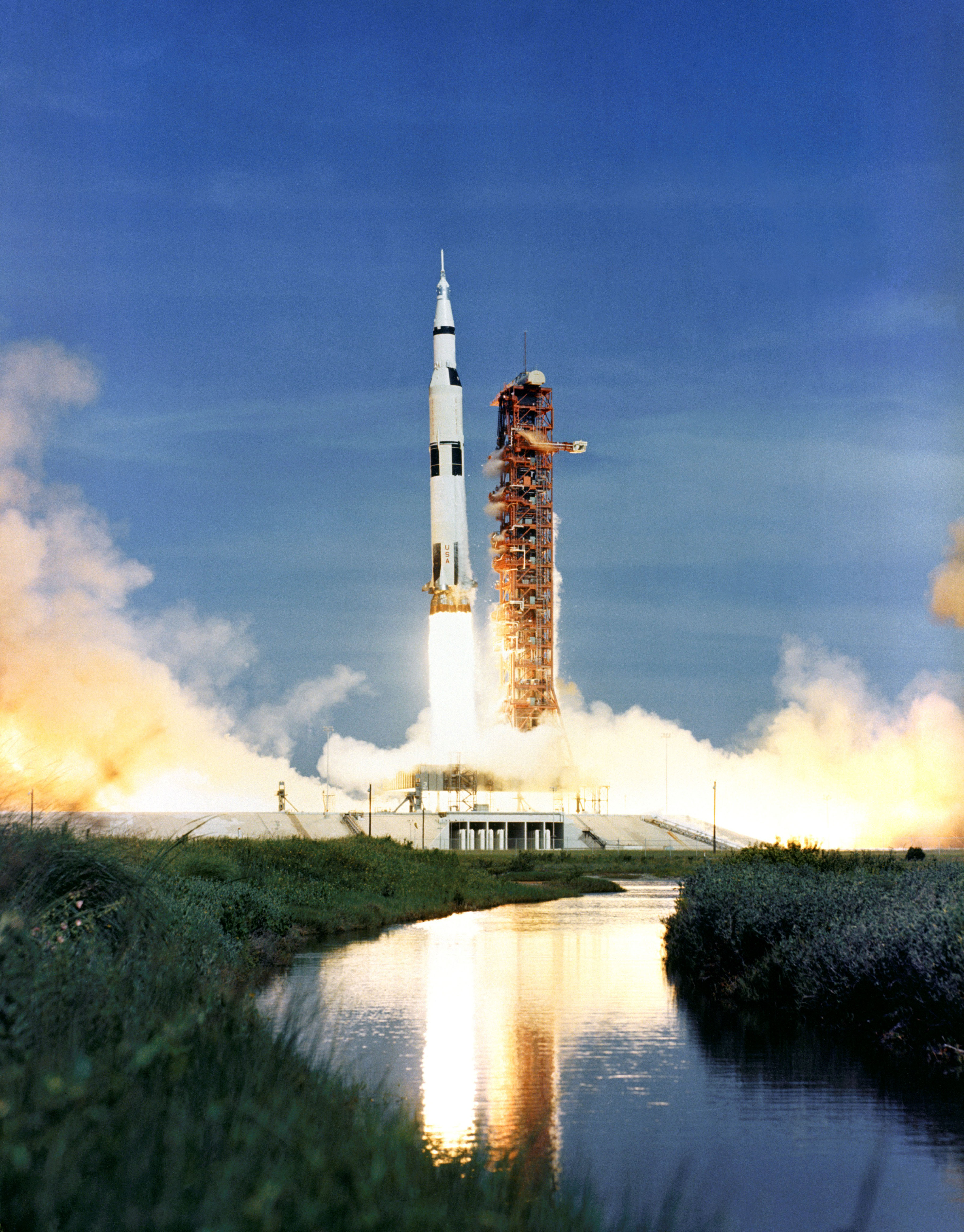APOLLO XV - (LIFTOFF) - CAPE