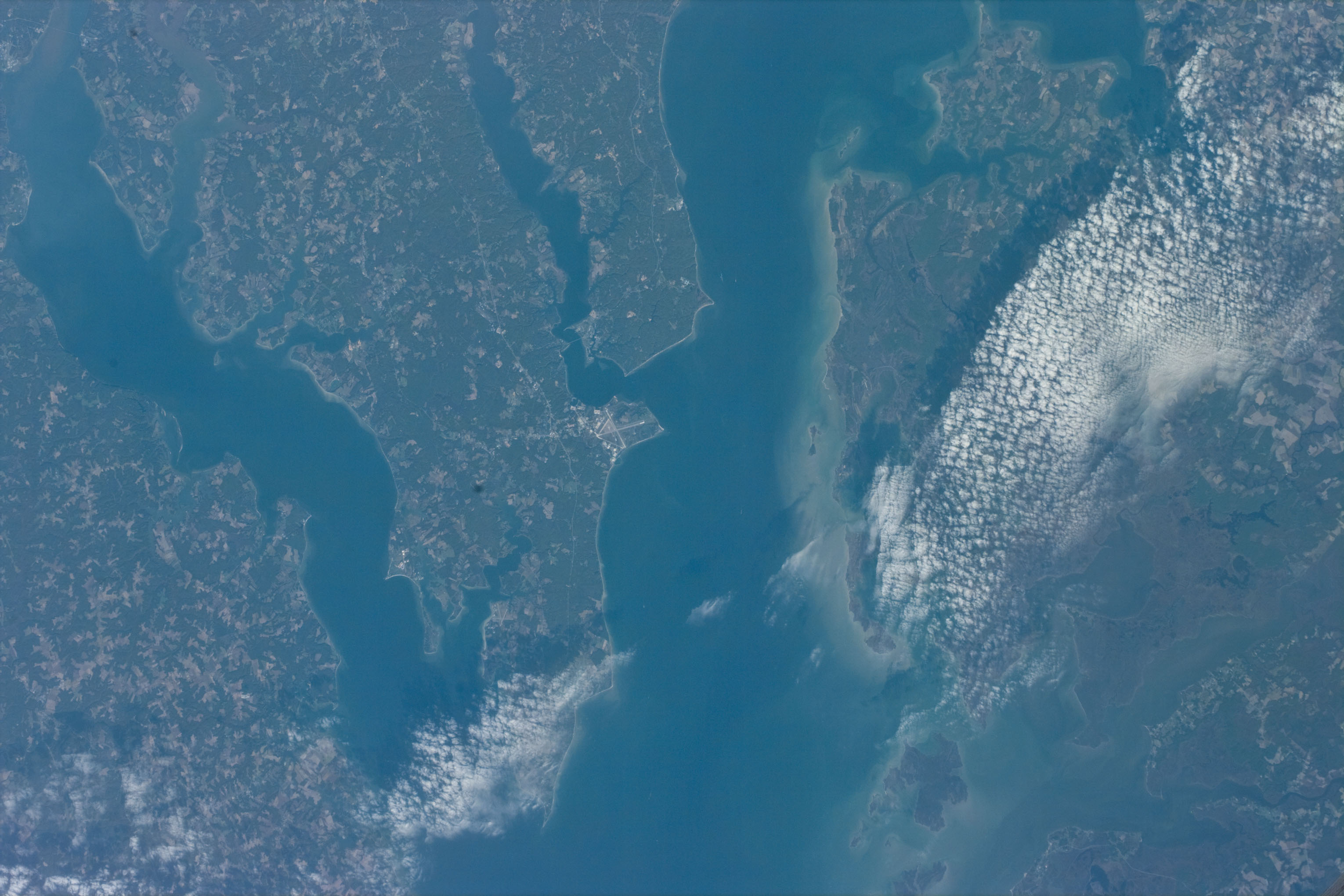 Earth observations from shuttle Columbia during STS-73 mission