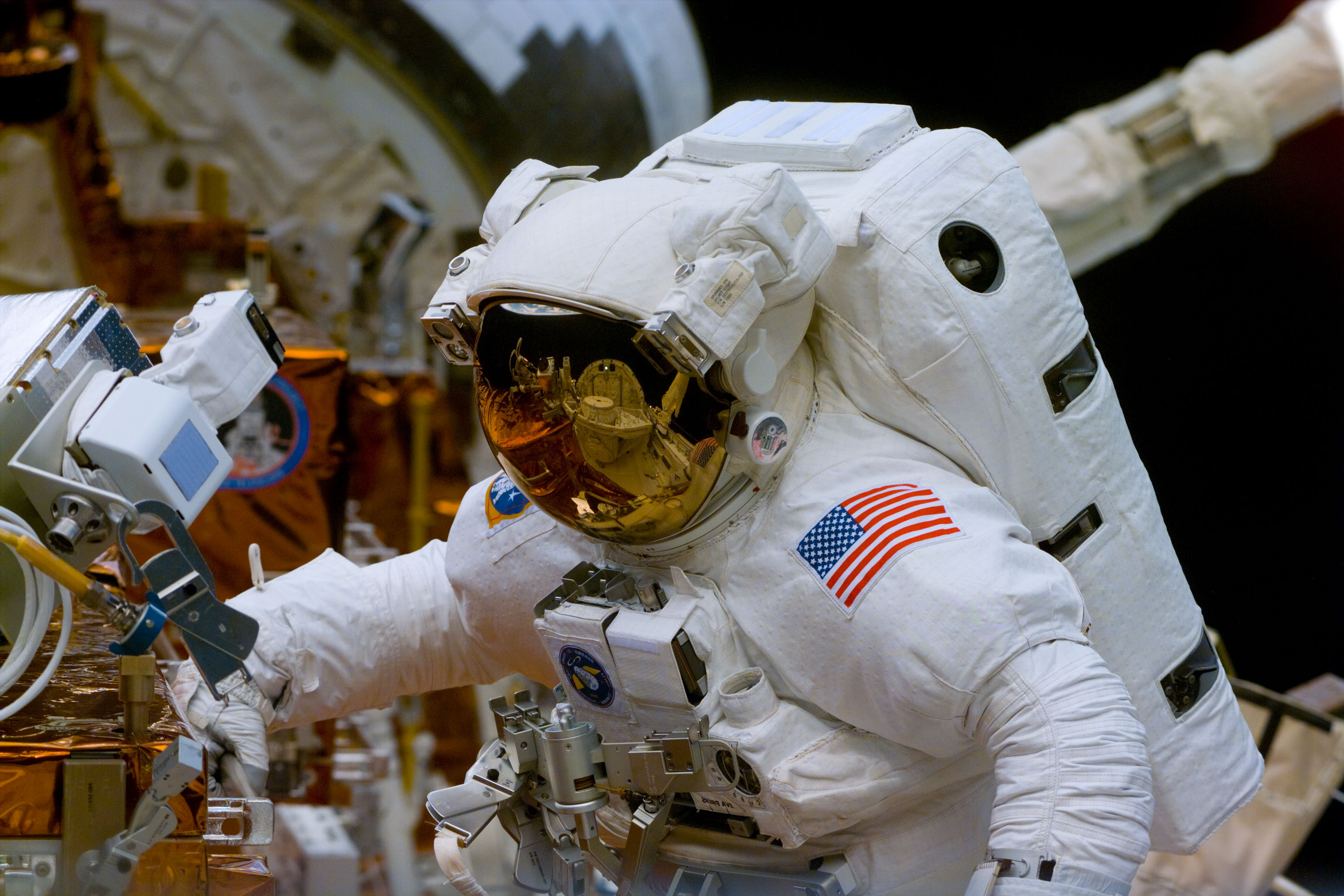 EVA 1 activity on Flight Day 4 to service the Hubble Space Telescope