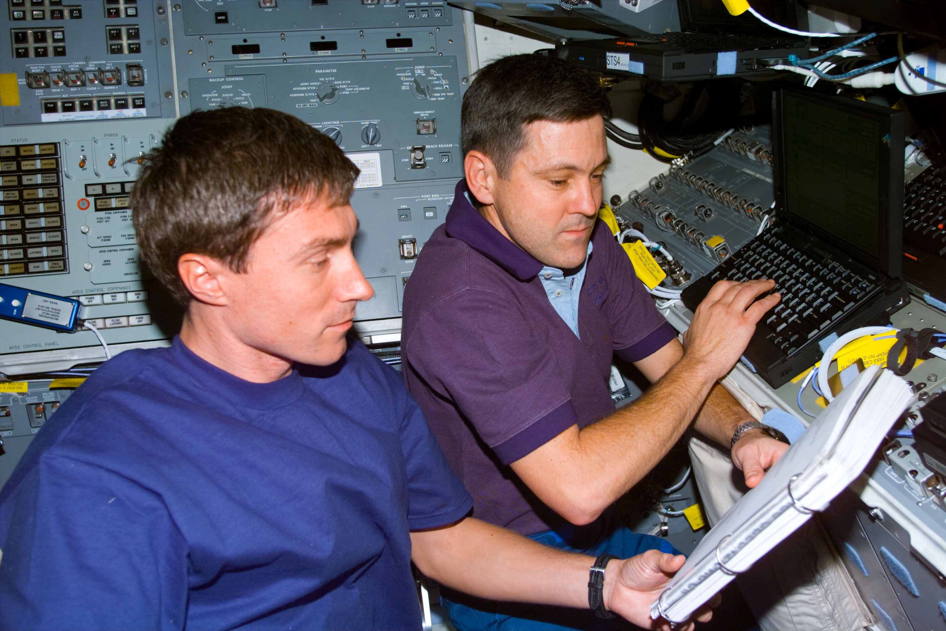 Cabana and Krikalev on aft flight deck during EVA