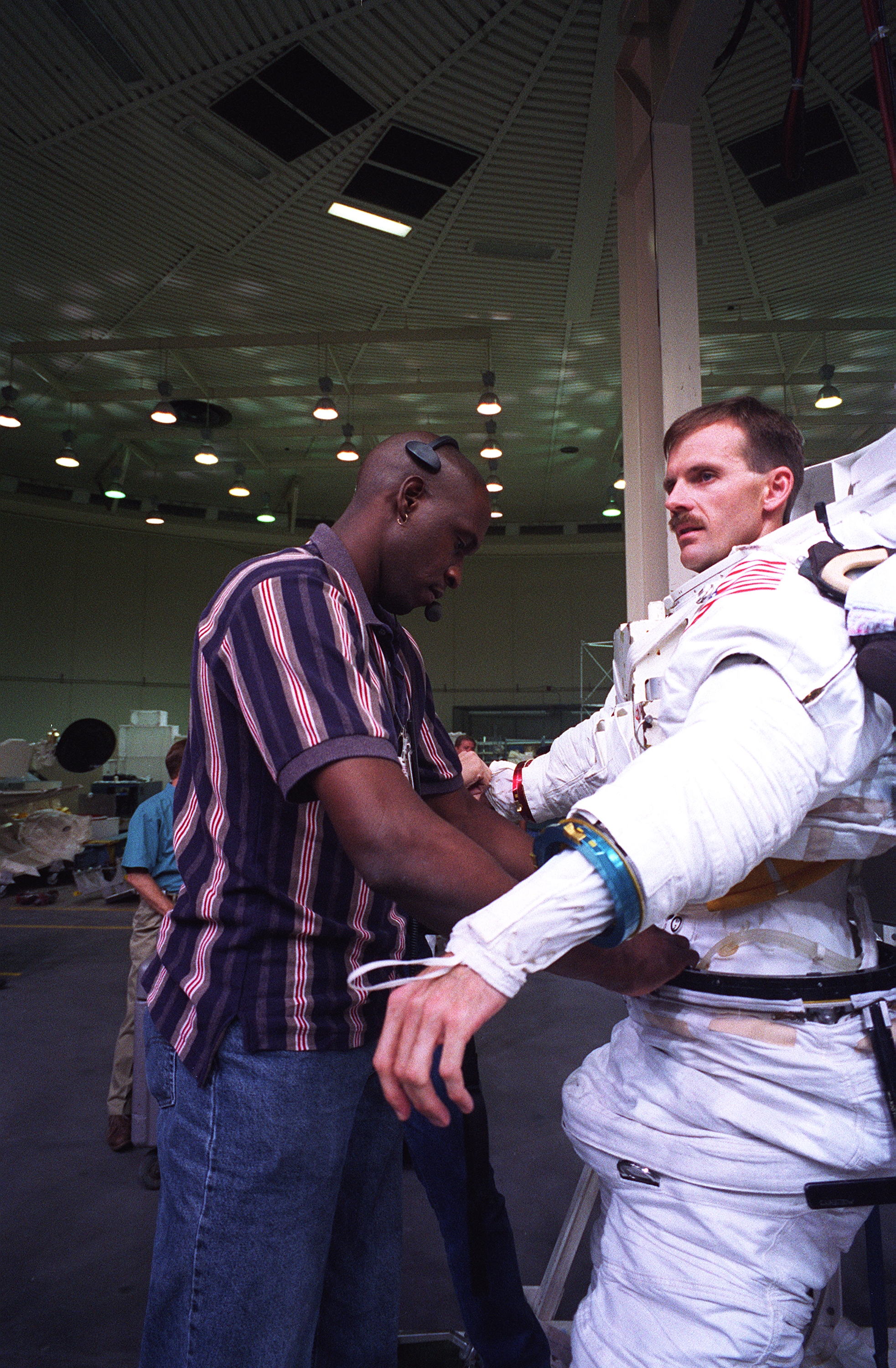 STS-82 training in WETF facility with Steve Smith and Mark Lee