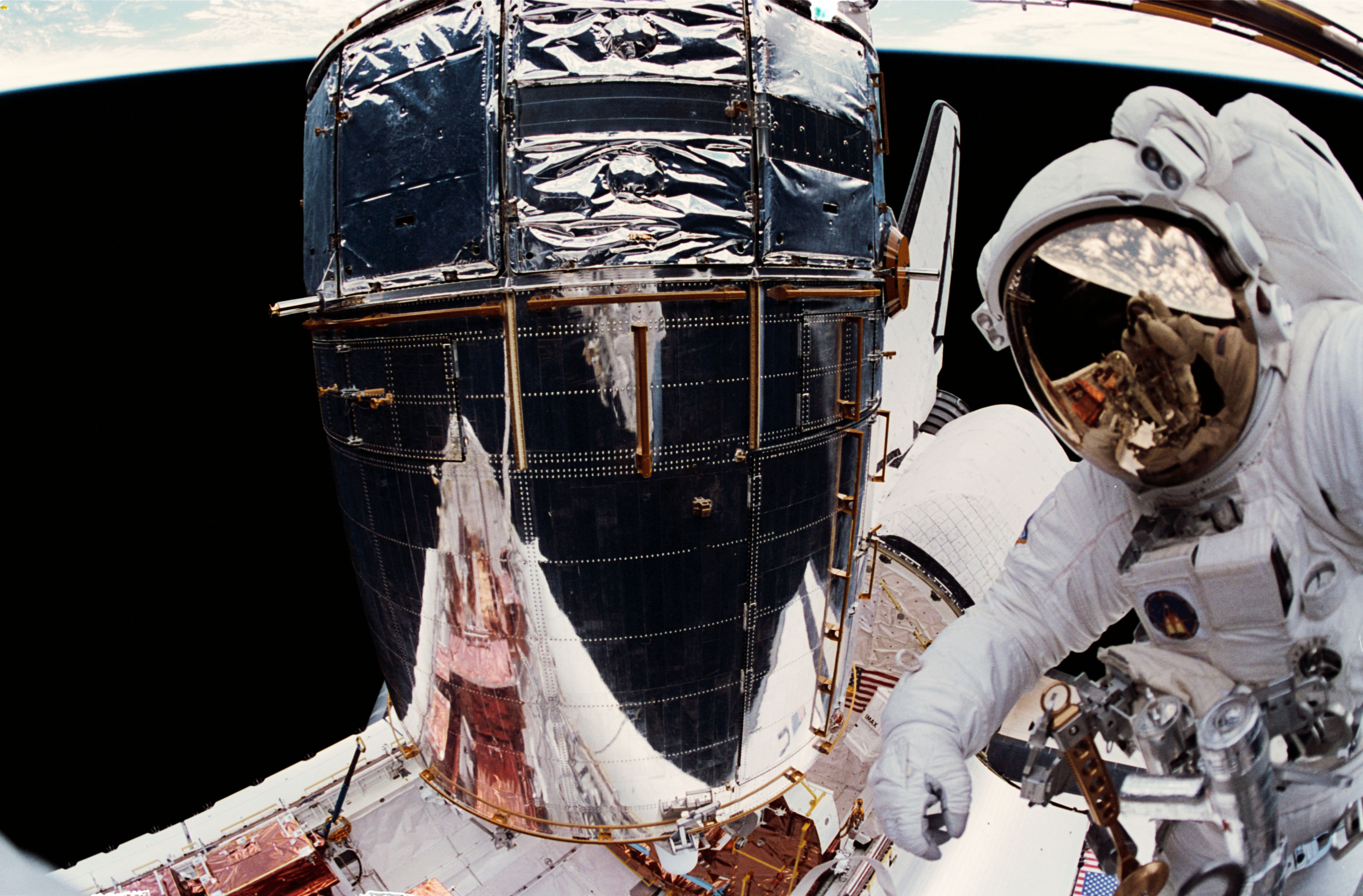 Astronaut Story Musgrave in payload bay during EVA