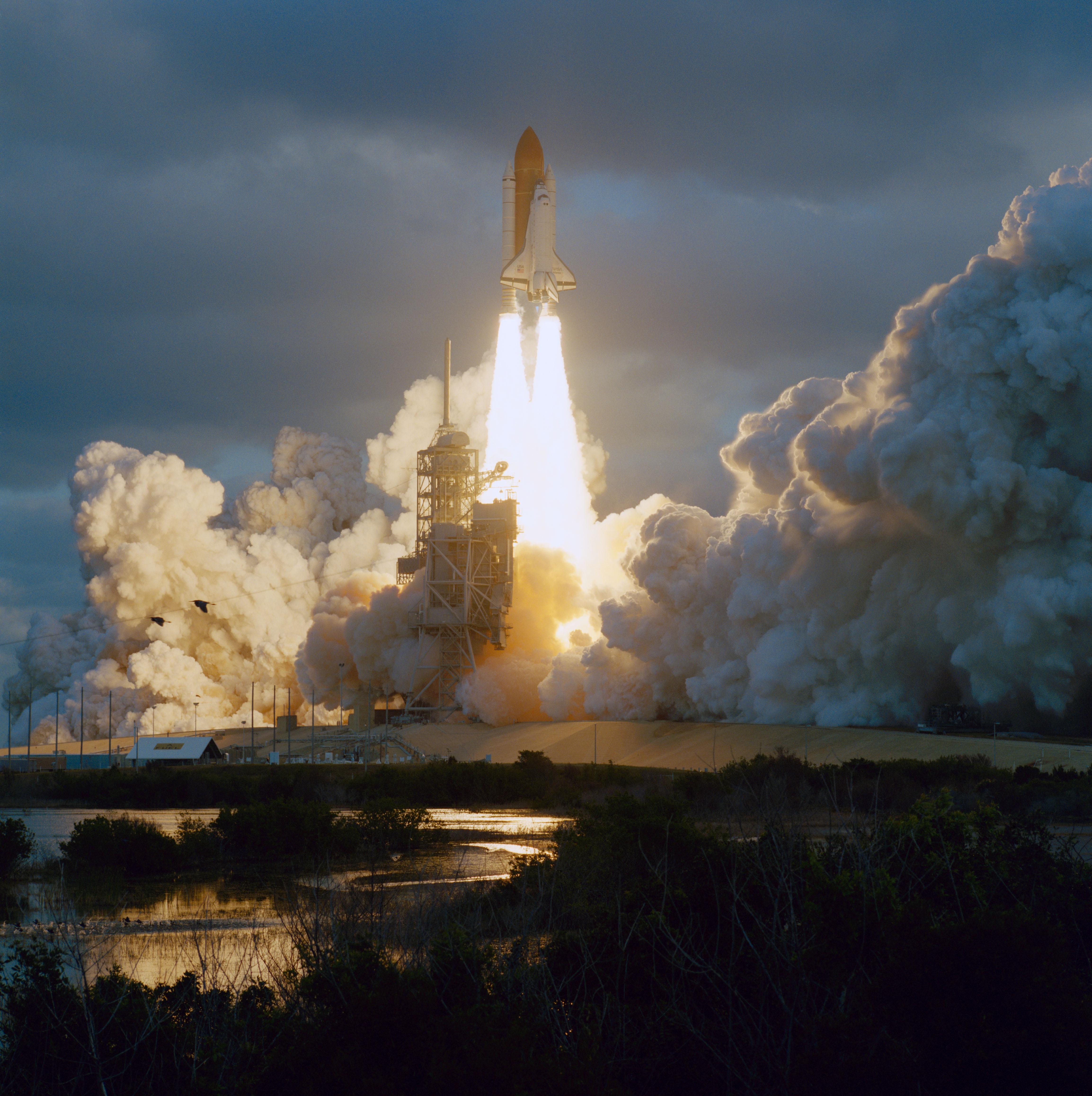 Launch of STS-74 Atlantis