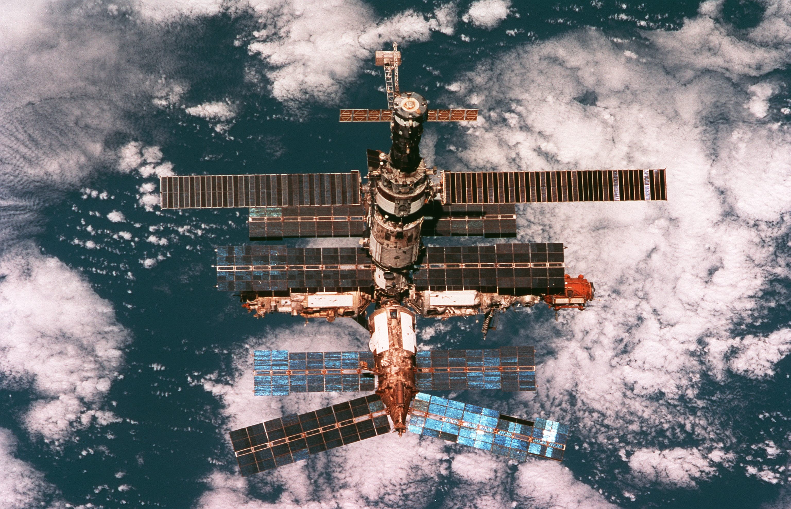Survey views of the Mir space station taken after undocking