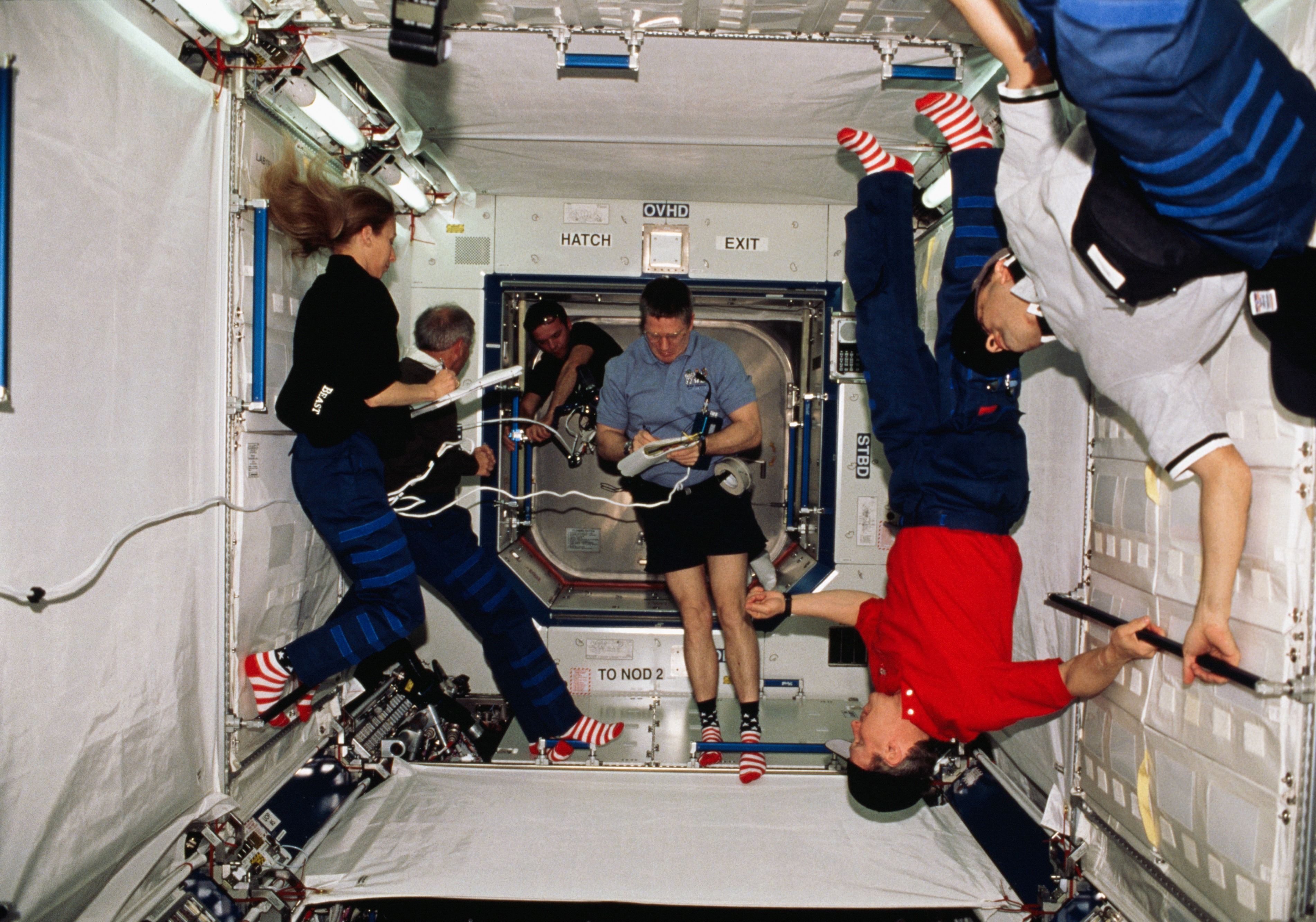 Expedition One and STS-98 crew in U.S. Laboratory