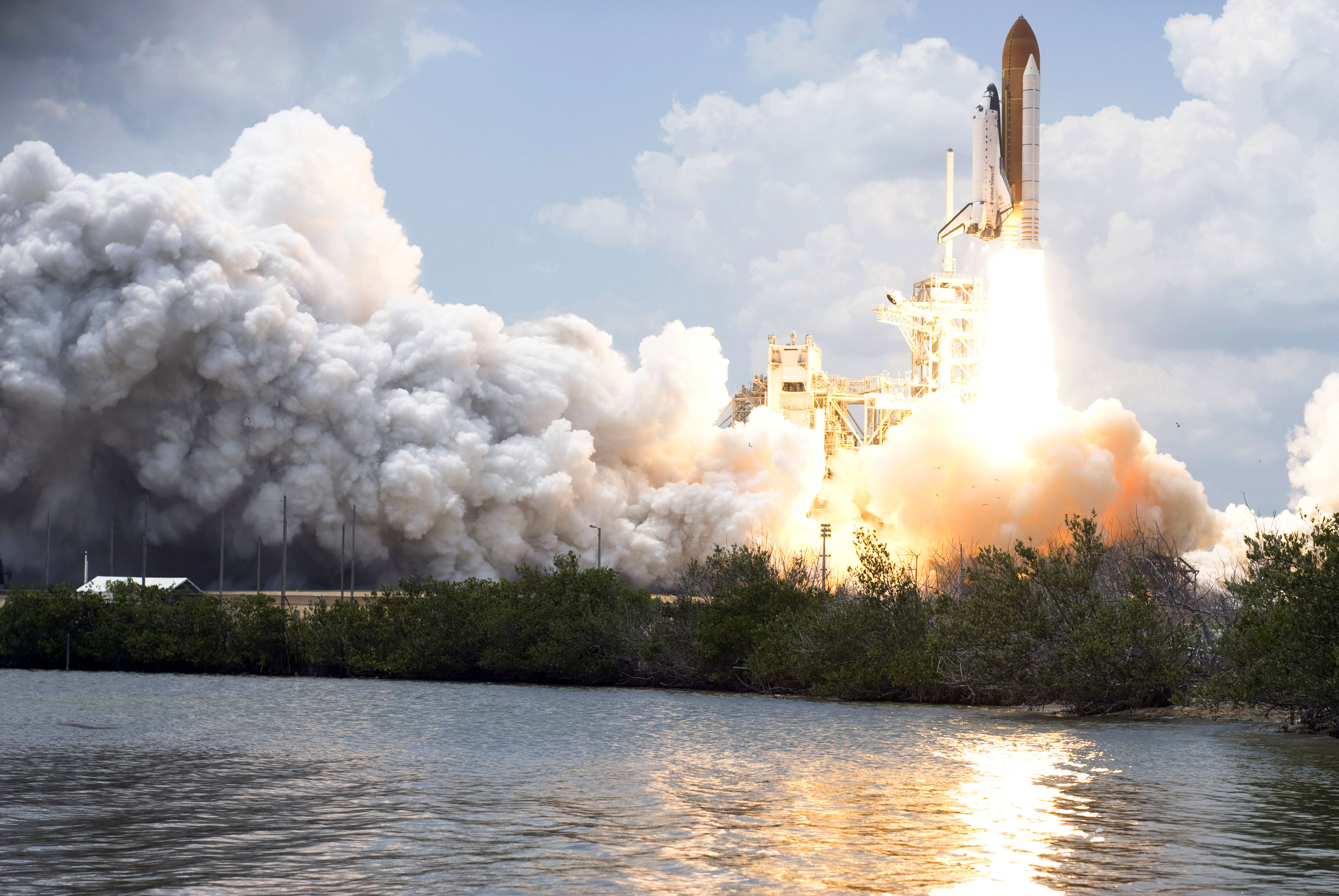 Launch of Space Shuttle Atlantis / STS-125 Mission
