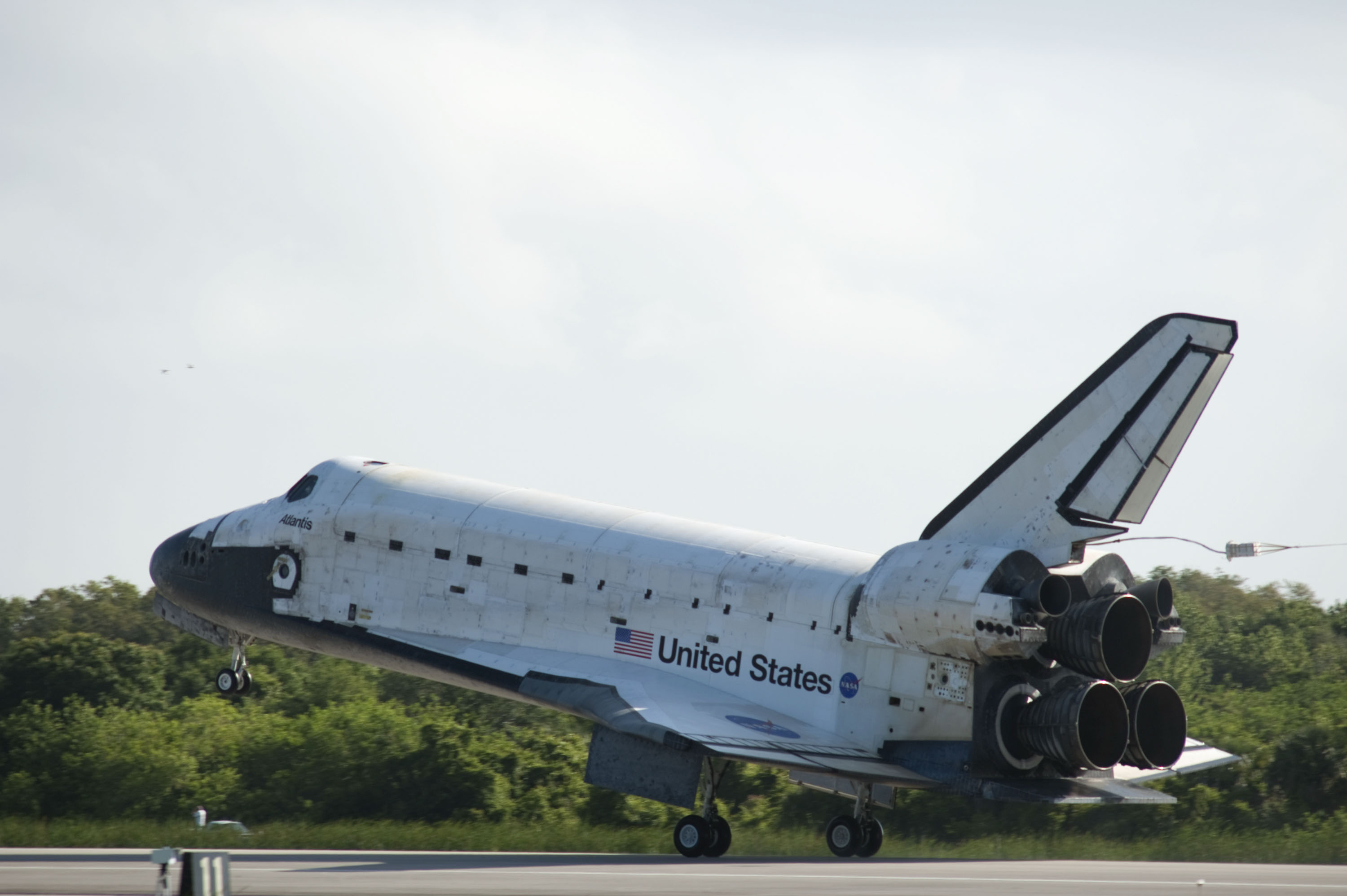 STS-132 Space Shuttle Atlantis Landing