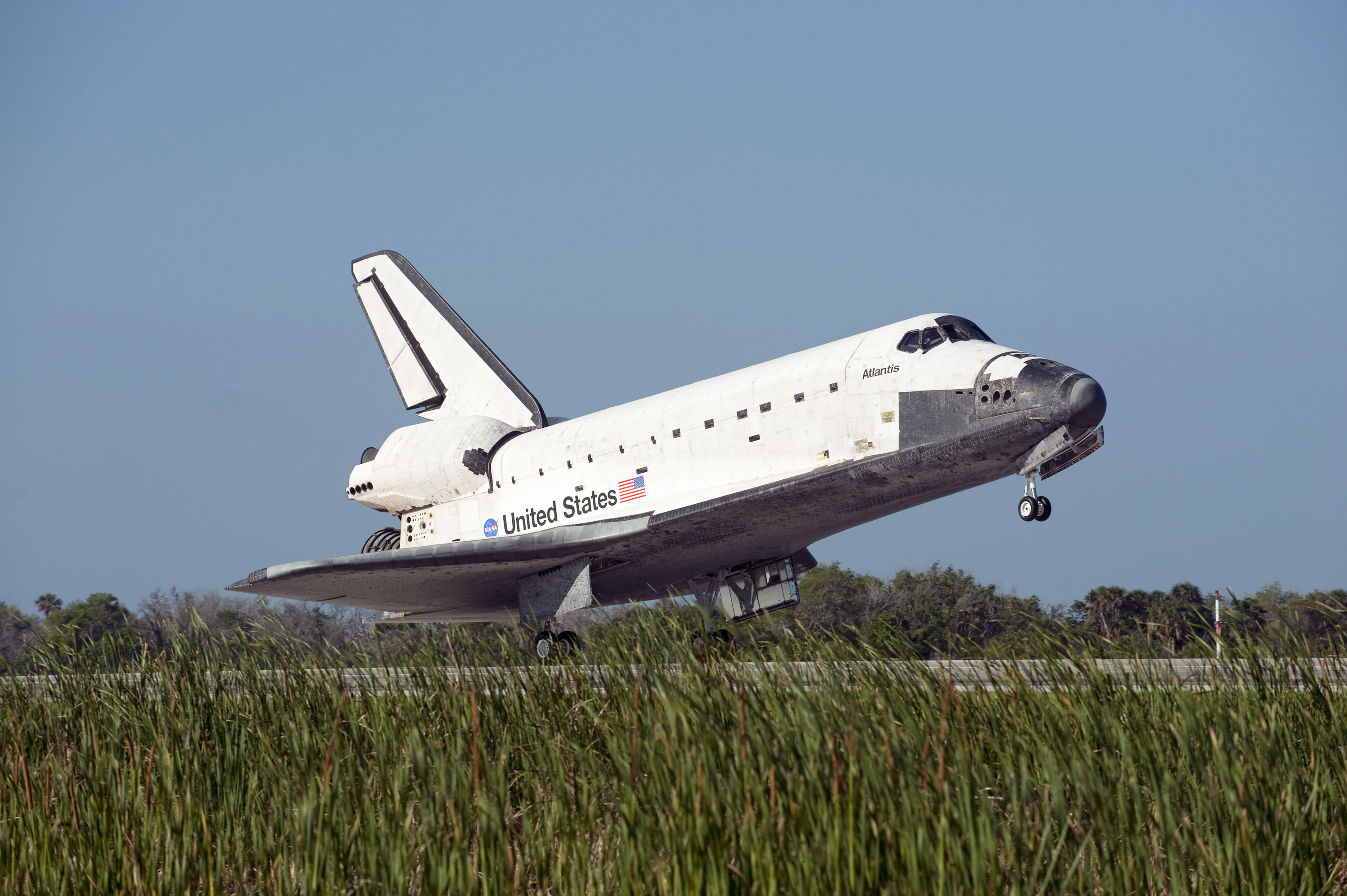 STS-132 Space Shuttle Atlantis Landing
