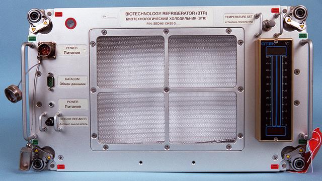 Biotechnology Refrigerator (BTR) holds fixed tissue culture bags at 4 degrees C to preserve them for return to Earth and postflight analysis. The cultures are used in research with the NASA Bioreactor cell science program. The work is sponsored by NASA's Office of Biological and Physical Research. The bioreactor is managed by the Biotechnology Cell Science Program at NASA's Johnson Space Center (JSC).