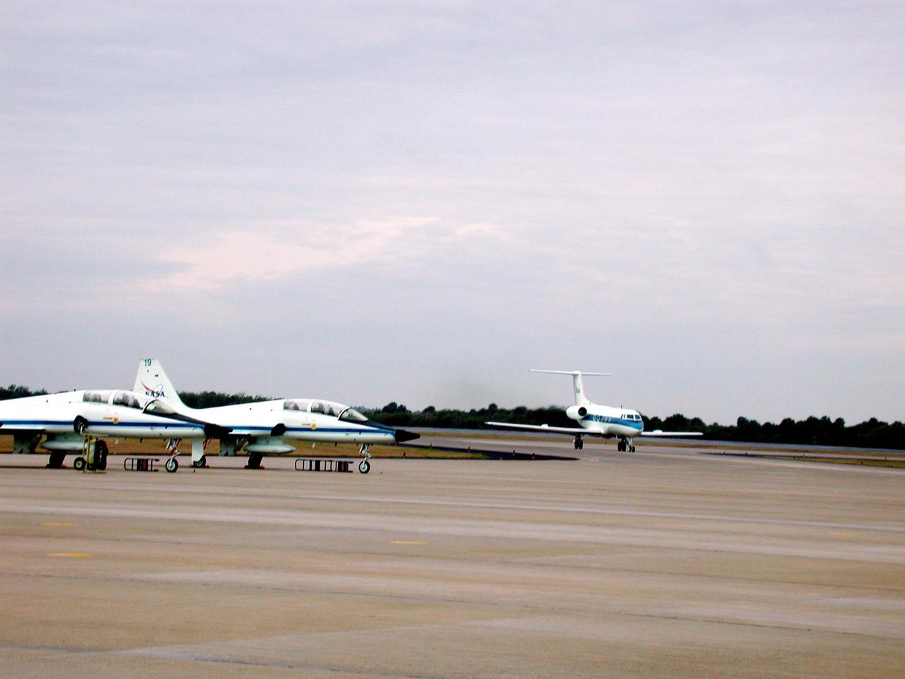 KENNEDY SPACE CENTER, FLA. -- A Shuttle Training Aircraft, piloted by STS-98 Commander Ken Cockrell, lands at the KSC Shuttle Landing Facility. The cockpit of the plane is outfitted like the Shuttle, which provides practice at the controls, especially for landing. The STS-98 crew recently arrived at KSC to prepare for their launch Feb. 7 to the International Space Station. The seventh construction flight to the Space Station, it will carry the U.S. Laboratory Destiny, a key module for space experiments