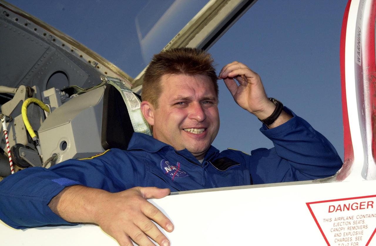 KENNEDY SPACE CENTER, Fla. --  Expedition 4 Commander Yuri Onufrienko arrives at KSC in a T-38 jet trainer.  He and other crew members Daniel W. Bursch and Carl E. Walz will be traveling on Space Shuttle Endeavour - mission STS-108 - to replace the Expedition 3 crew.  Top priorities for the STS-108 (UF-1) mission of Endeavour are rotation of the International Space Station Expedition Three and Expedition Four crews, bringing water, equipment and supplies to the station in the Multi-Purpose Logistics Module Raffaello, and completion of spacewalk and robotics tasks.  The mission crew comprises Commander Dominic L. Gorie, Pilot Mark E. Kelly and Mission Specialists Linda A. Godwin and Daniel M. Tani. Liftoff is scheduled for 7:41 p.m. EST
