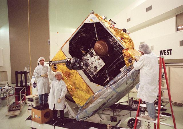 NASA image: KSC-01PP-0809