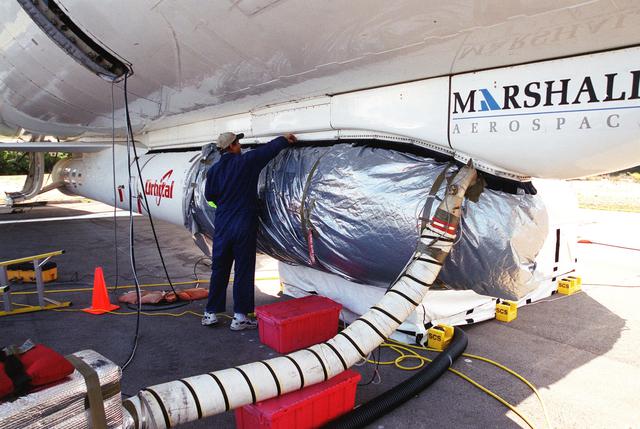 NASA image: ksc-01pp-1076