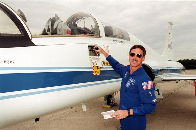 NASA image: ksc-01pp-1428