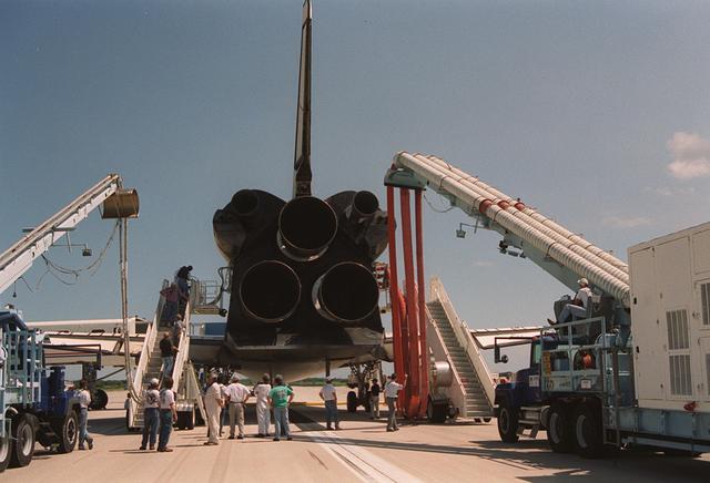 NASA image: KSC-01PP-1504