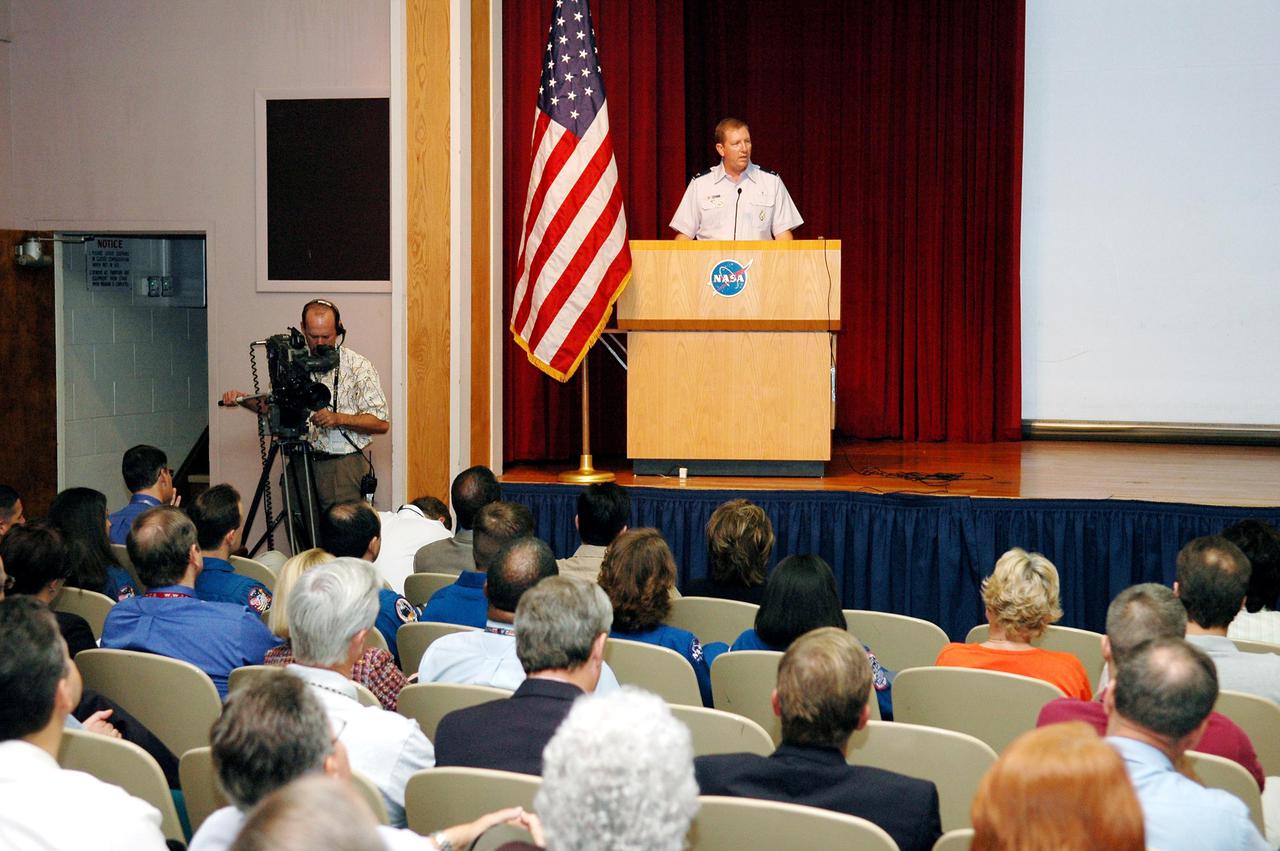 KENNEDY SPACE CENTER, FLA. -  Col.David Nuckles, chief of Safety with the 45th Space Wing, talks to guests and employees during opening ceremonies for Spaceport Super Safety and Health Day at KSC.  Guest speakers included Dr. Pamela Peeke, Navy Com. Stephen E. Iwanowicz, NASA’s Dr. Kristine Calderon and Olympic-great Bruce Jenner. Later in the day, employees could visit many vendors’ exhibits featuring safety and health items.  Super Safety and Health Day was initiated at KSC in 1998 to increase awareness of the importance of safety and health among the government and contractor workforce.  The theme for this year’s event was “Safety and Health: A Winning Combination.”