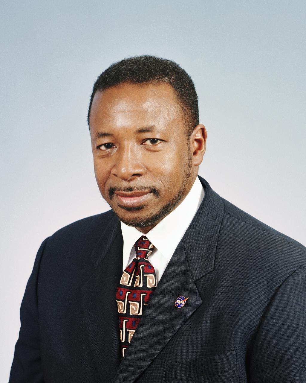 KENNEDY SPACE CENTER, FLA. -- Official portrait of Woodrow Whitlow Jr., Ph.D., deputy director of Kennedy Space Center. Whitlow previously served as director of Research and Technology at NASA’s Glenn Research Center, Cleveland, Ohio.