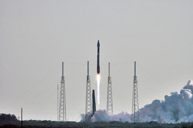 NASA image: KSC-05PD-1869