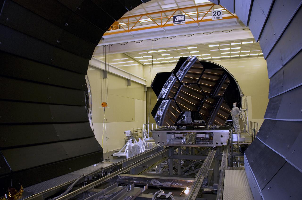 SIX MIRROR SEGMENTS OF THE JAMES WEBB SPACE TELESCOPE ARE REMOVED FROM THE CRYOGENIC TEST CHAMBER