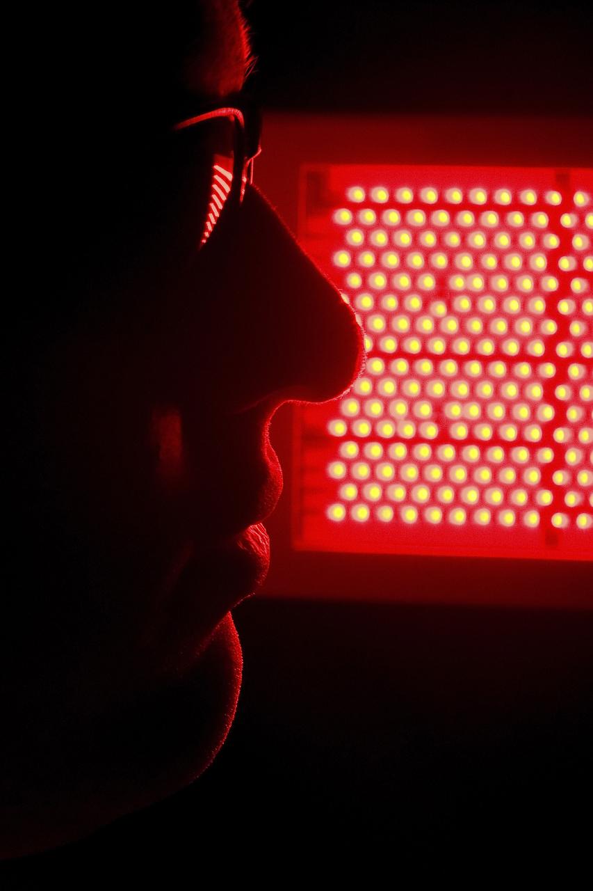 A DEMONSTRATION OF HOW LED TREATMENT CAN HELP REDUCE RECOVERY TIME FROM CANCER TREATMENT RELATED ORAL SORES