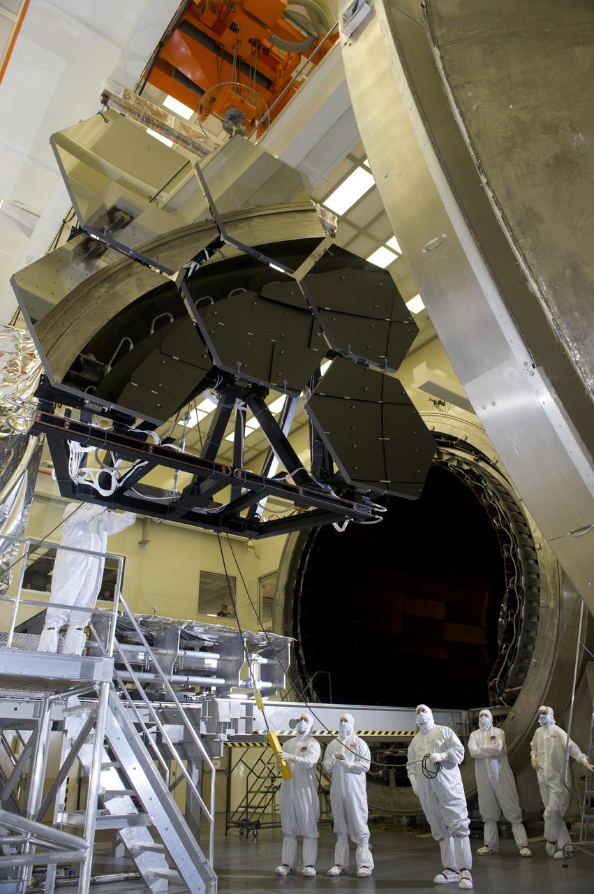 JAMES WEBB SPACE TELESCOPE CRYOGENIC TEST #4 SIX MIRROR DE-INTEGRATION, JULY 13, 2010, MSFC X-RAY & CRYOGENIC FACILITY