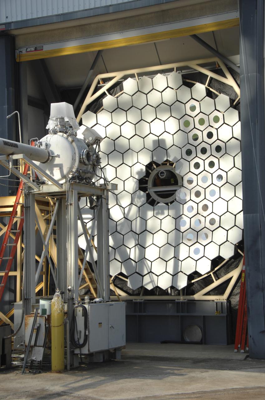 PA084 SOLAR THERMAL PROPULSION BLDG 4590, STROFIO THERMAL BALANCE TEST, OVERALL VIEW