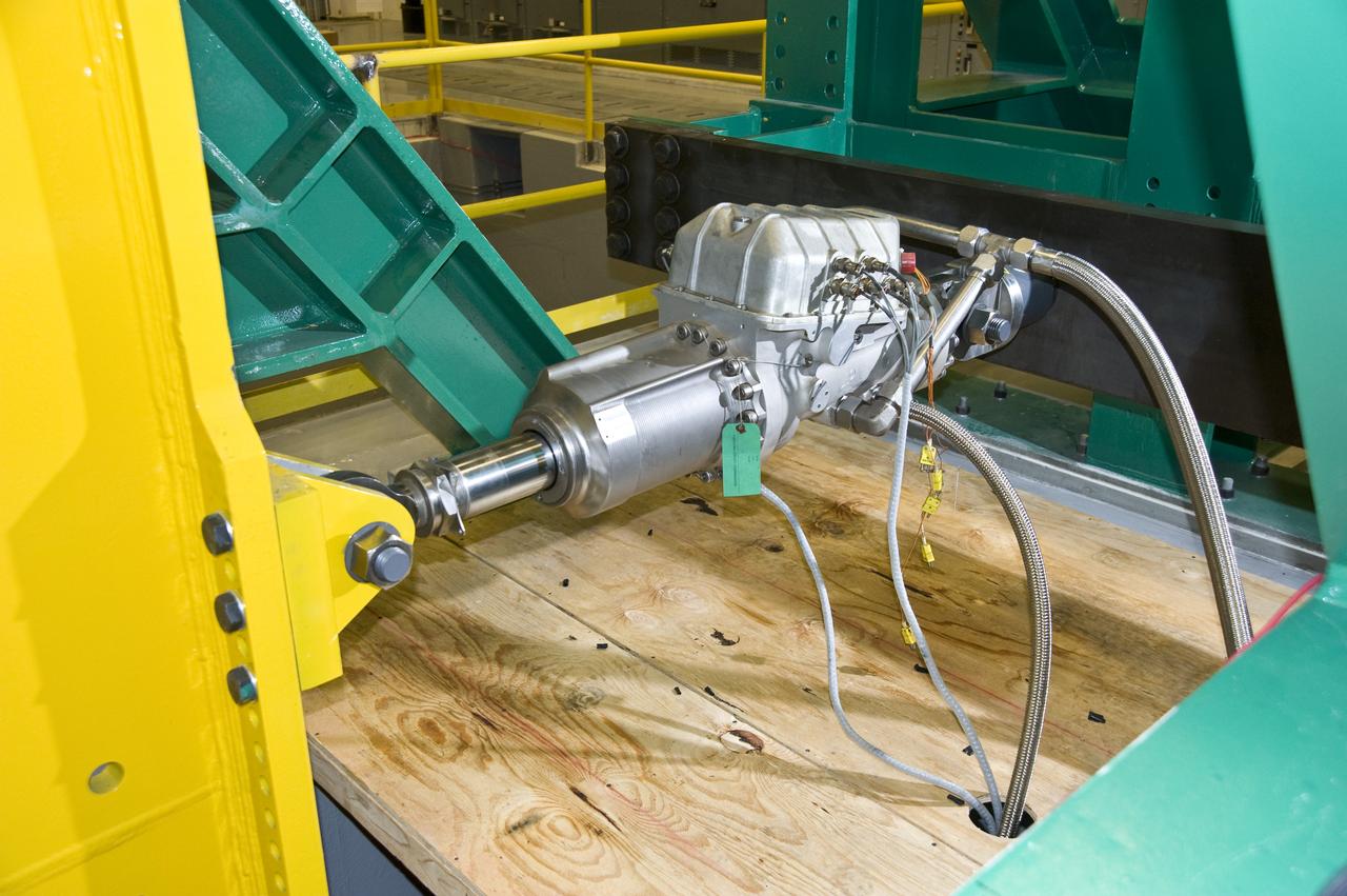 THRUST VECTOR CONTROL (TVC) TEST LAB TEST ACTUATOR