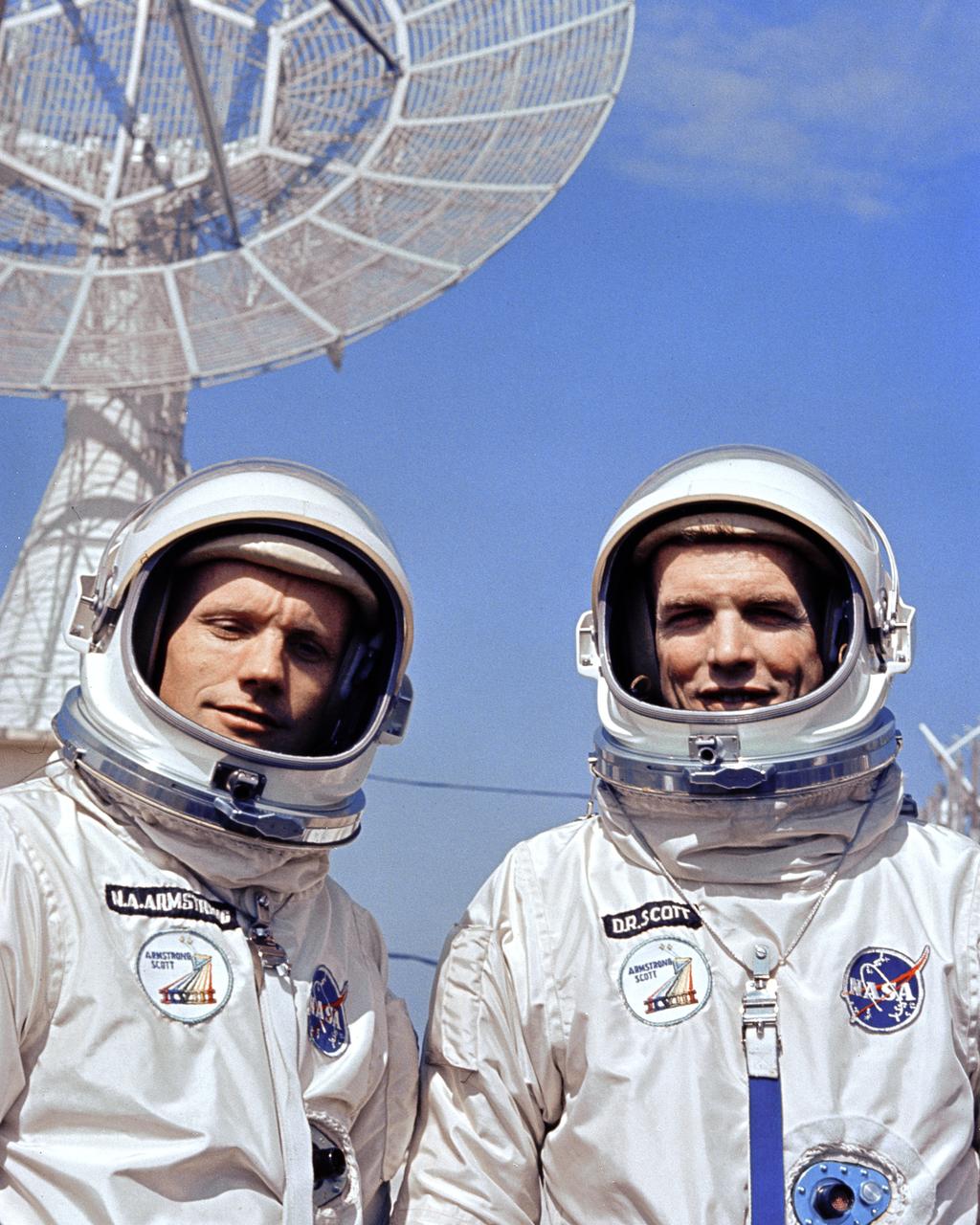KSC-66C-1845 Gemini-8 Astronauts Neil A. Armstrong, Command Pilot, and David R. Scott, Pilot, during a Photo Session for the Press outside Mission Control Center, Cape Kennedy. (jrs)