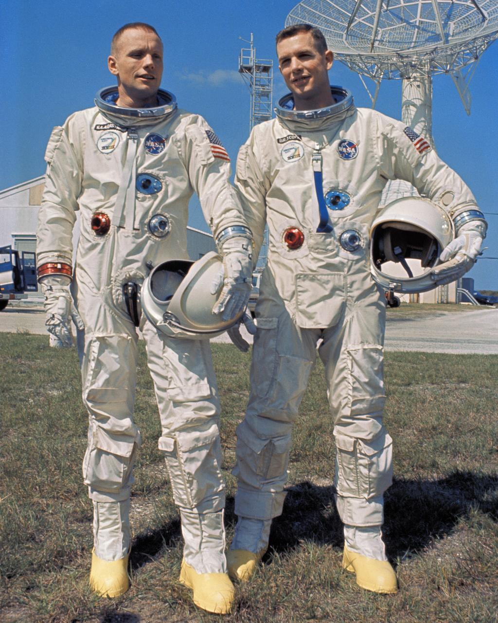 KSC-66C-1846 Gemini-8 Astronauts Neil A. Armstrong, Command Pilot, and David R. Scott, Pilot, during a Photo Session for the Press outside Mission Control Center, Cape Kennedy, FLA. (jrs) 