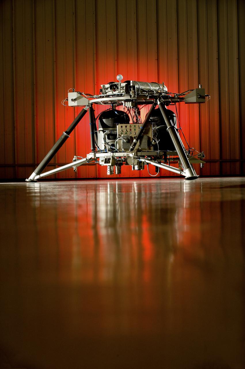 THE HOT FIRE ROBOTIC LANDER PROTOTYPE AT TELEDYNE BROWN ENGINEERING.