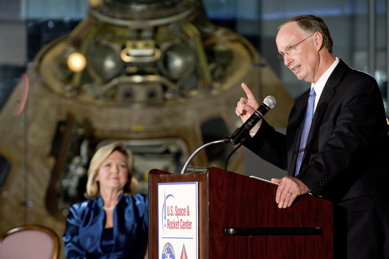DR. DEBRA BARNART AND THE APOLLO 16 CAPSULE ARE THE BACKDROP FOR ALABAMA GOVERNOR ROBERT BENTLEY’S REMARKS AT AN EVENT AT THE DAVIDSON CENTER.  