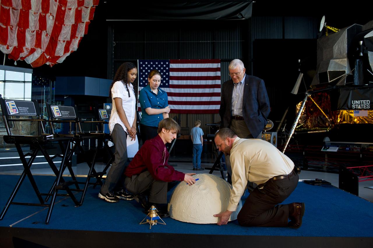 STUDENTS FROM THE CENTER FOR TECHNOLOGY SHOW APOLLO 13 ASTRONAUT FRED HAISE A DISPLAY MODEL FOR A MOON BASED PROJECT THEY ARE DESIGNING FOR COMPETITION WITH OTHER SCHOOLS IN ALABAMA.  (L to R)  QUIANA HUNT, SARAH FOLSE, MICHAEL HARTMAN, MIKE EVANS (TEACHER), AND FRED HAISE