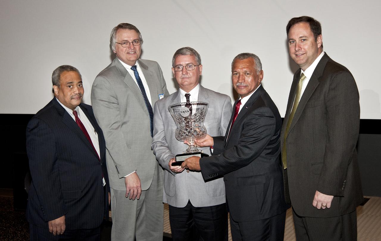 CHARLES BOLDEN, NASA ADMINISTRATOR PRESENTING THE 2010 ADMINISTRATOR’S CUP AWARD TO DAVID BROCK,  SMALL BUSINESS SPECIALIST, MSFC.  LEFT TO RIGHT GLENN DELGADO, ASSOCIATE DIRECTOR, NASA, OFFICE OF SMALL BUSINESS PROGRAMS, BYRON BUTLER, DIRECTOR, OFFICE OF PROCUREMENT, MSFC, DAVID BROCK, SMALL BUSINESS SPECIALIST, MSFC, CHARLES BOLDEN, NASA ADMINISTRATOR AND ROBERT LIGHTFOOT, MSFC CENTER DIRECTOR. 