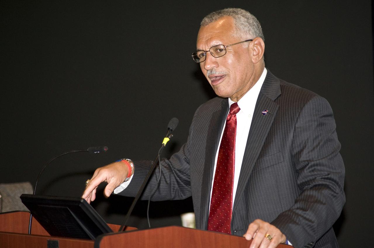 NASA ADMINISTRATOR CHARLES BOLDEN ADDRESSES THE AUDIENCE AT THE MARSHALL SMALL BUSINESS ALLIANCE MEETING MARCH 24, 2011.