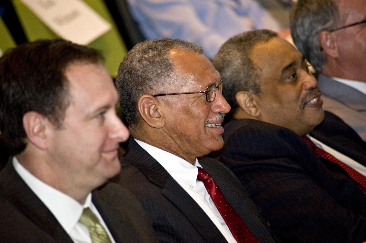 NASA ADMINISTRATOR CHARLES BOLDEN ATTENDING THE MARSHALL SMALL BUSINESS ALLIANCE MEETING MARCH 24, 2011.