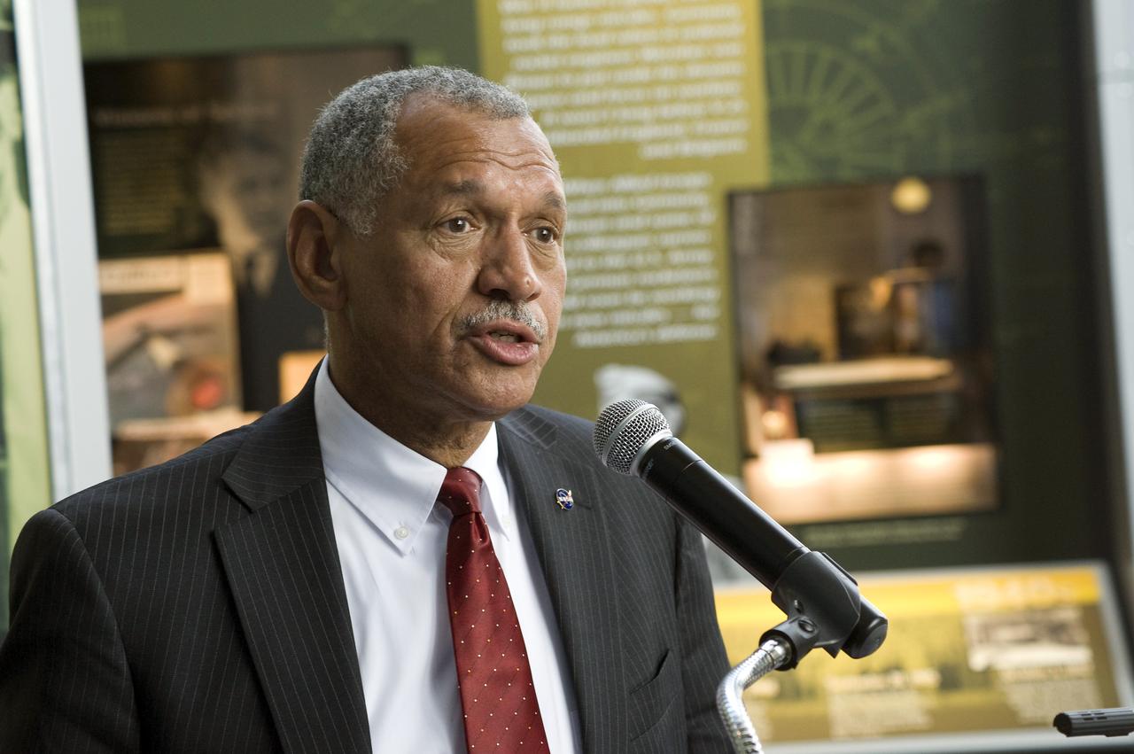 CHARLES BOLDEN NASA ADMINISTRATOR SPEAKING AT THE MEDIA EVENT FOLLOWING THE MARSHALL SMALL BUSINESS ALLIANCE HELD AT THE DAVIDSON CENTER, HUNTSVILLE, ALABAMA