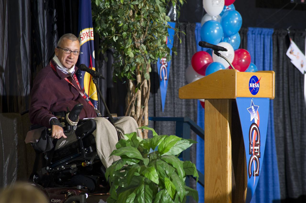 JIM DUFFY, 2011 CFC CHAIRPERSON ADDRESSES CROWD AT "THANKS FOR GIVING" PROGRAM