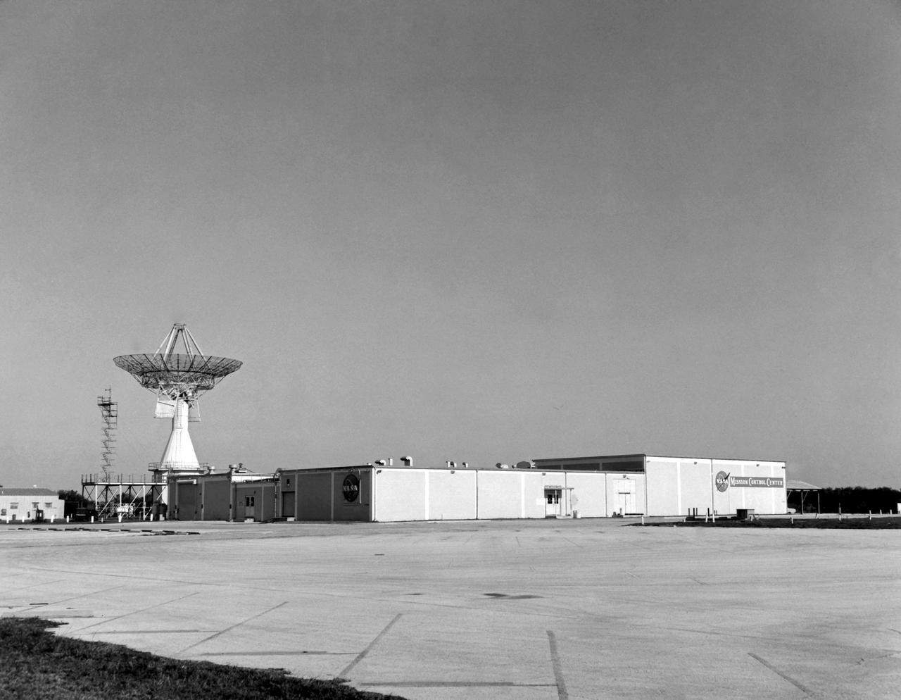CAPE CANAVERAL, Fla. - With its operational days behind, on June 1, 1967, the Mission Control Center became a stop on the public tour of NASA facilities offered through the Kennedy Space Center Visitor’s Center, now called the Visitor Complex. Tours of the facility continued until the mid-90s.     The Mercury Mission Control Center in Florida played a key role in the United States' early spaceflight program. Located at Cape Canaveral Air Force Station, the original part of the building was constructed between 1956 and 1958, with additions in 1959 and 1963. The facility officially was transferred to NASA on Dec. 26, 1963, and served as mission control during all the Project Mercury missions, as well as the first three flights of the Gemini Program, when it was renamed Mission Control Center.  In 1999, much of the equipment and furnishings from the Flight Control Area were moved to the Kennedy Space Center Visitor Complex where they became part of the exhibit there. The building was demolished in spring 2010. Photo credit: NASA