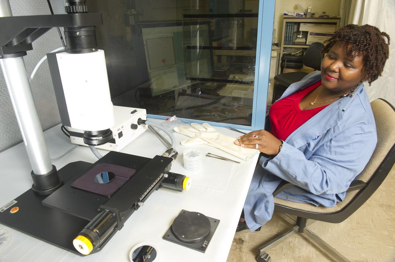 LAQUIETA HUEY WITH IMAGE ANALYSIS SYSTEM FOR AUTOMATED PARTICLE COUNTING.